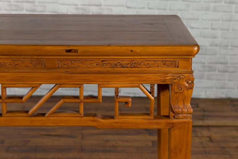 19th Century Chinese Qing Dynasty Period Altar Console Table with Carved Apron For Sale 3