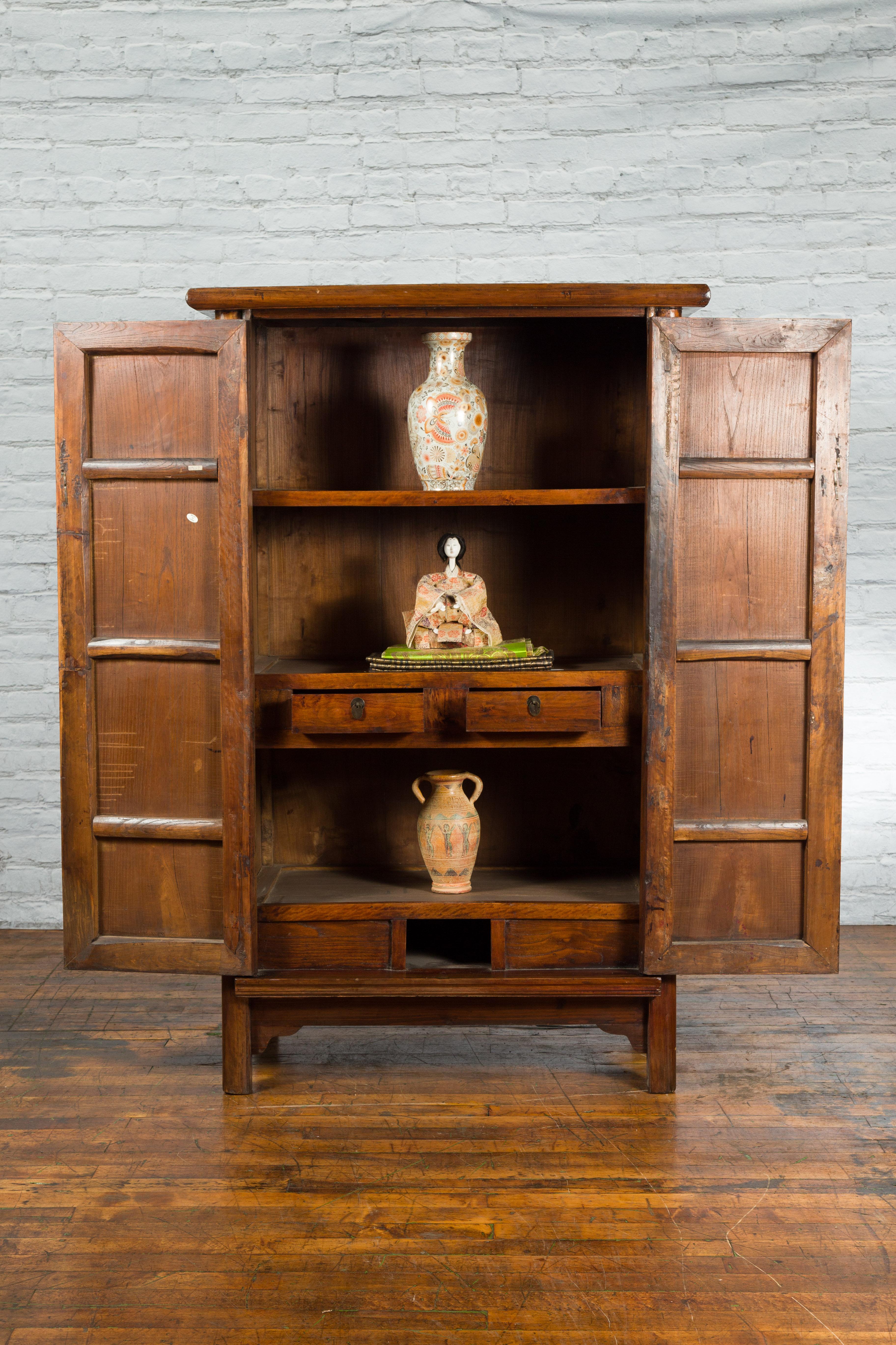 19th Century Chinese Qing Dynasty Period Wooden Cabinet with Bronze Medallion In Good Condition For Sale In Yonkers, NY