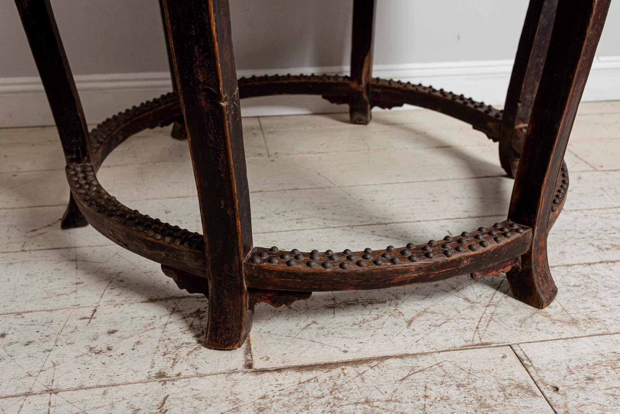 19th Century Chinese Qing Dynasty Round Hardwood Centre Table 1