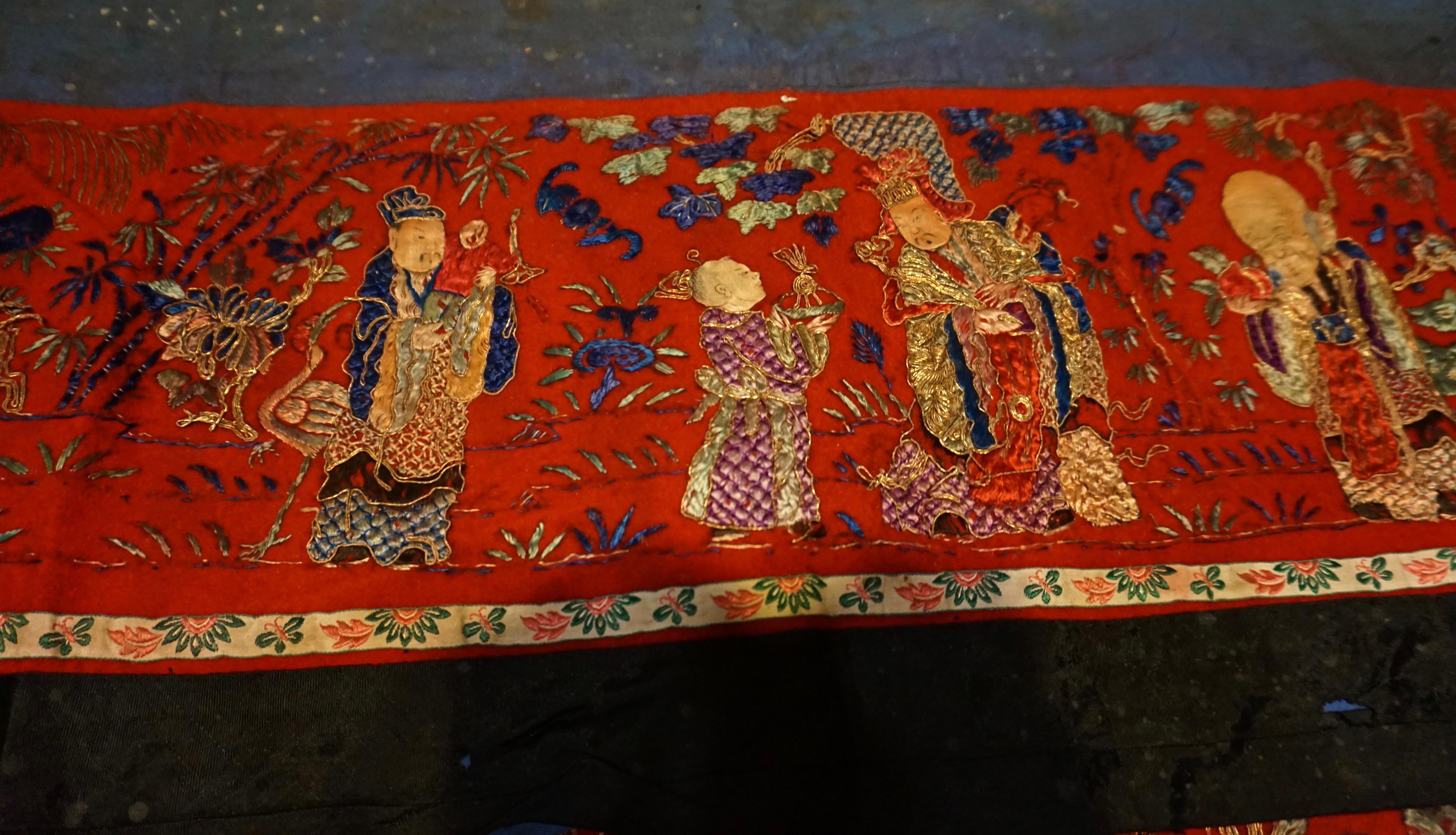 19th Century Chinese Qing Dynasty Silk Embroidery Altar Banner For Sale 3
