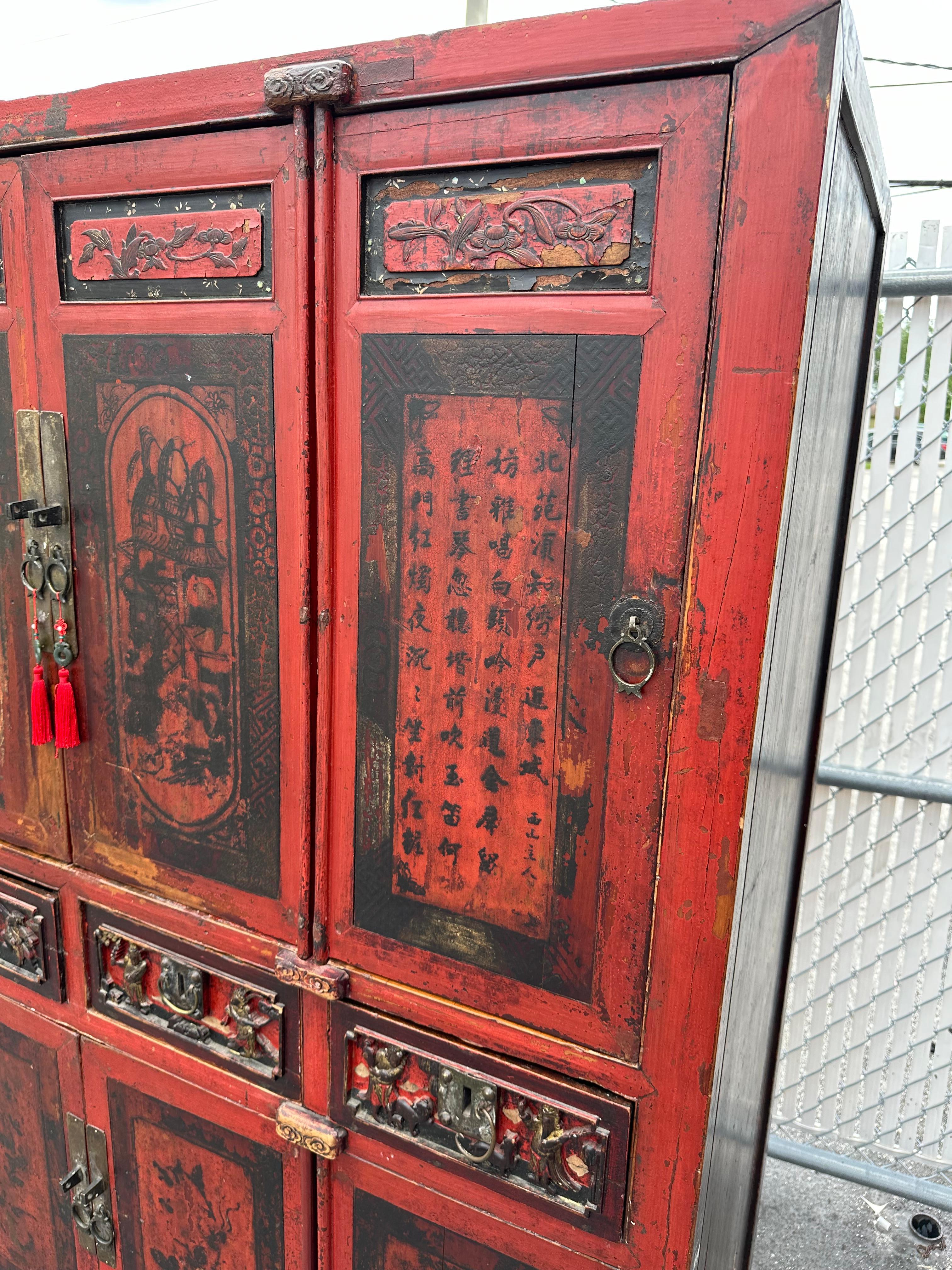 Armadio-dispensa rosso dipinto a mano del XIX secolo in Cina in vendita 7
