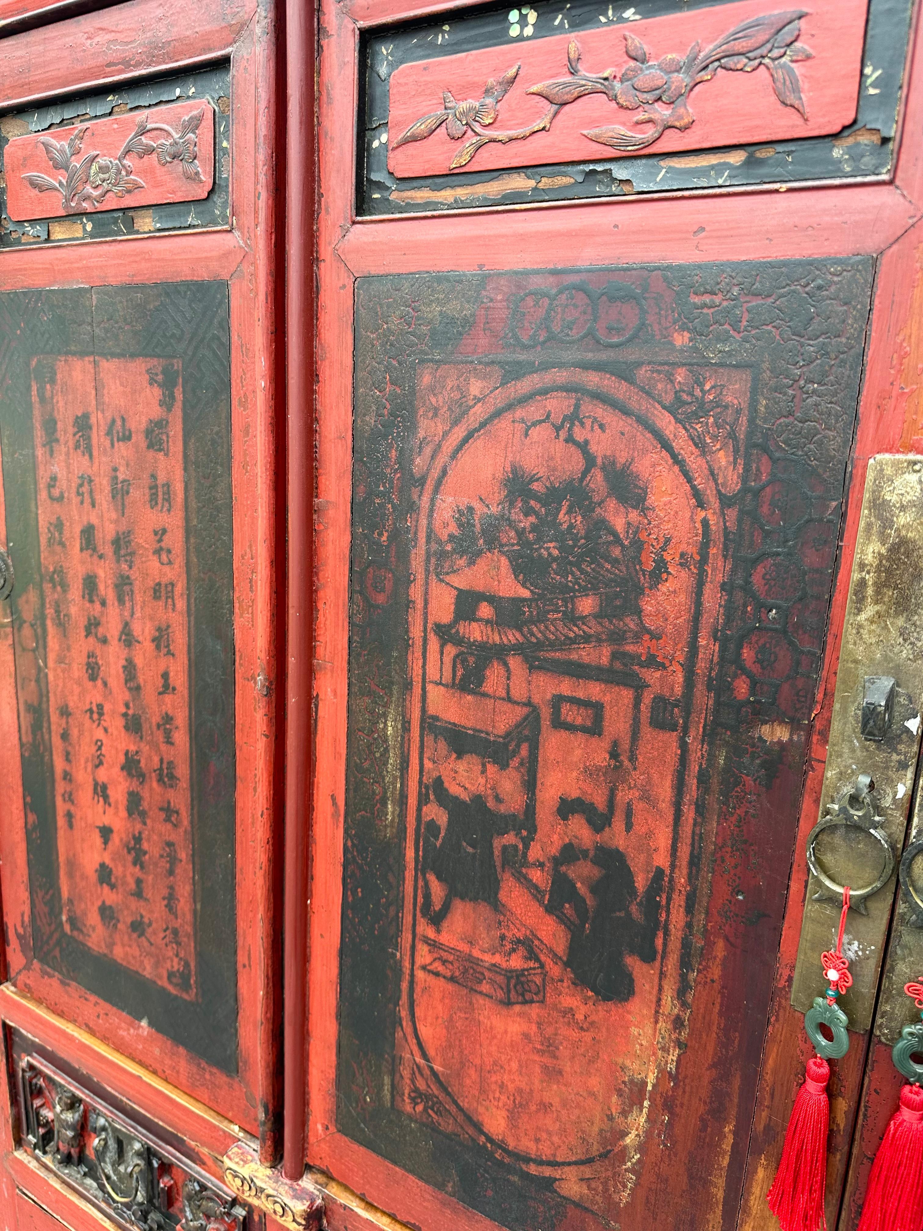Armadio-dispensa rosso dipinto a mano del XIX secolo in Cina in vendita 9