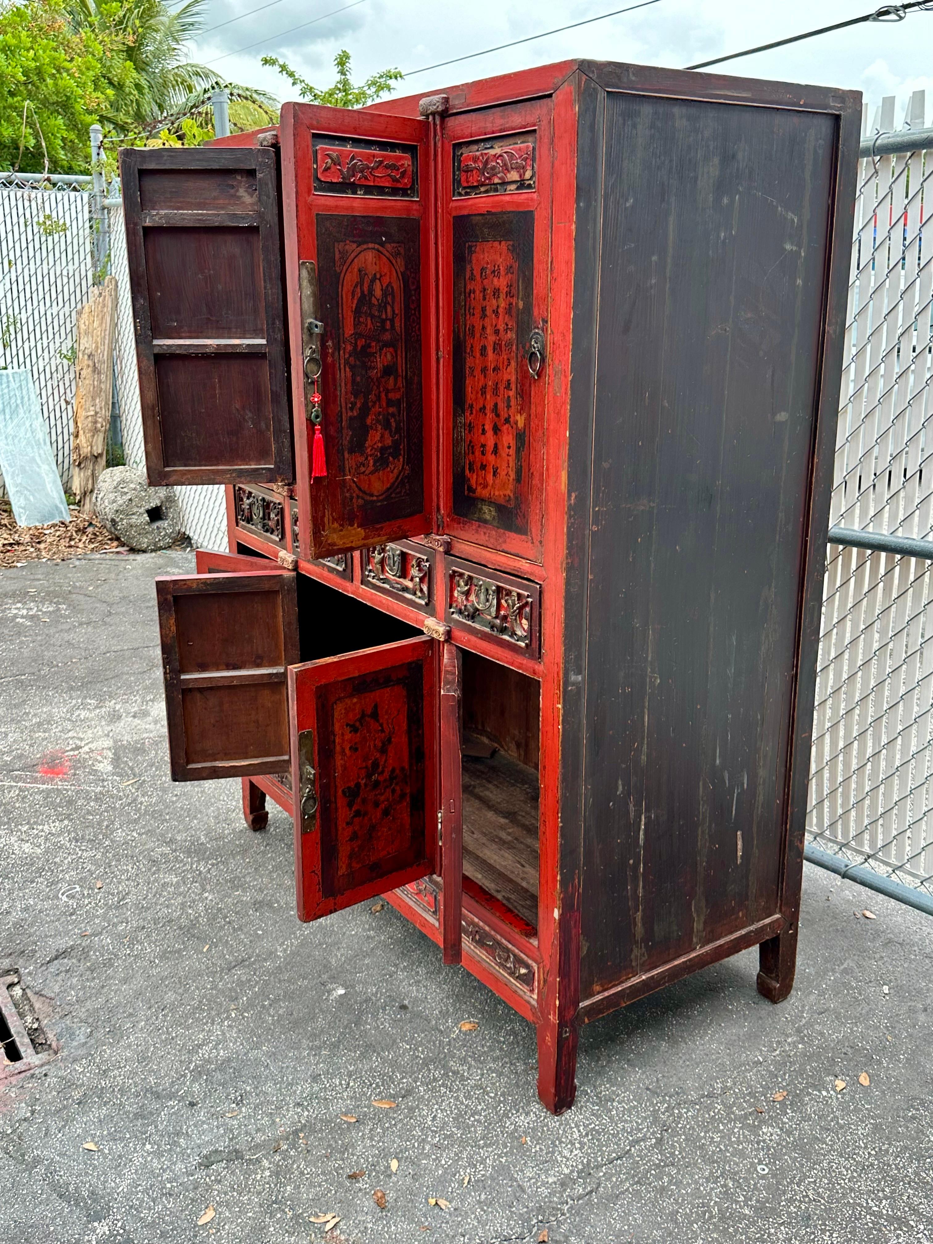 Armadio-dispensa rosso dipinto a mano del XIX secolo in Cina in vendita 1