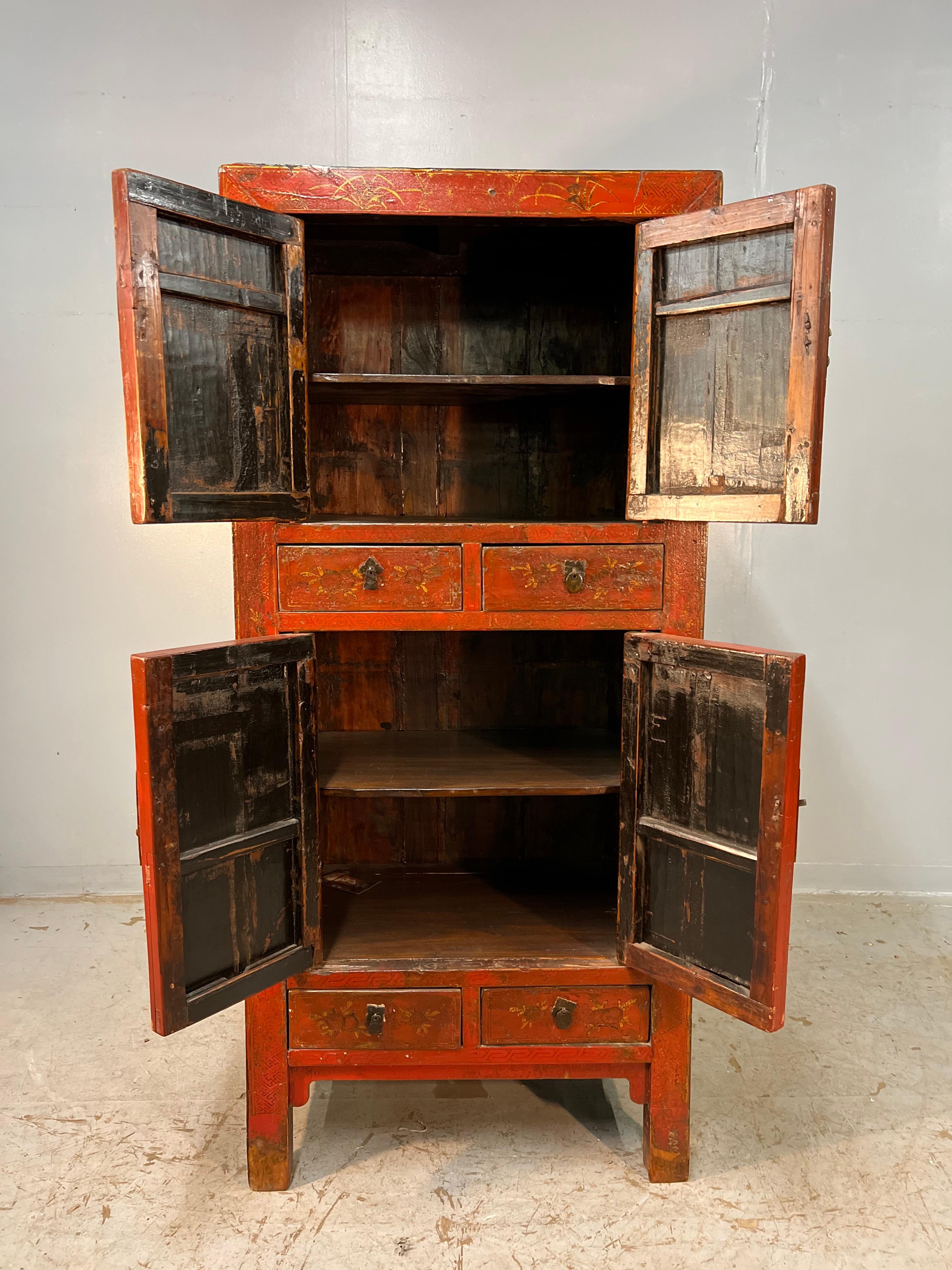 19th Century Chinese Red Lacquer Cabinet with Gilt Decoration For Sale 2