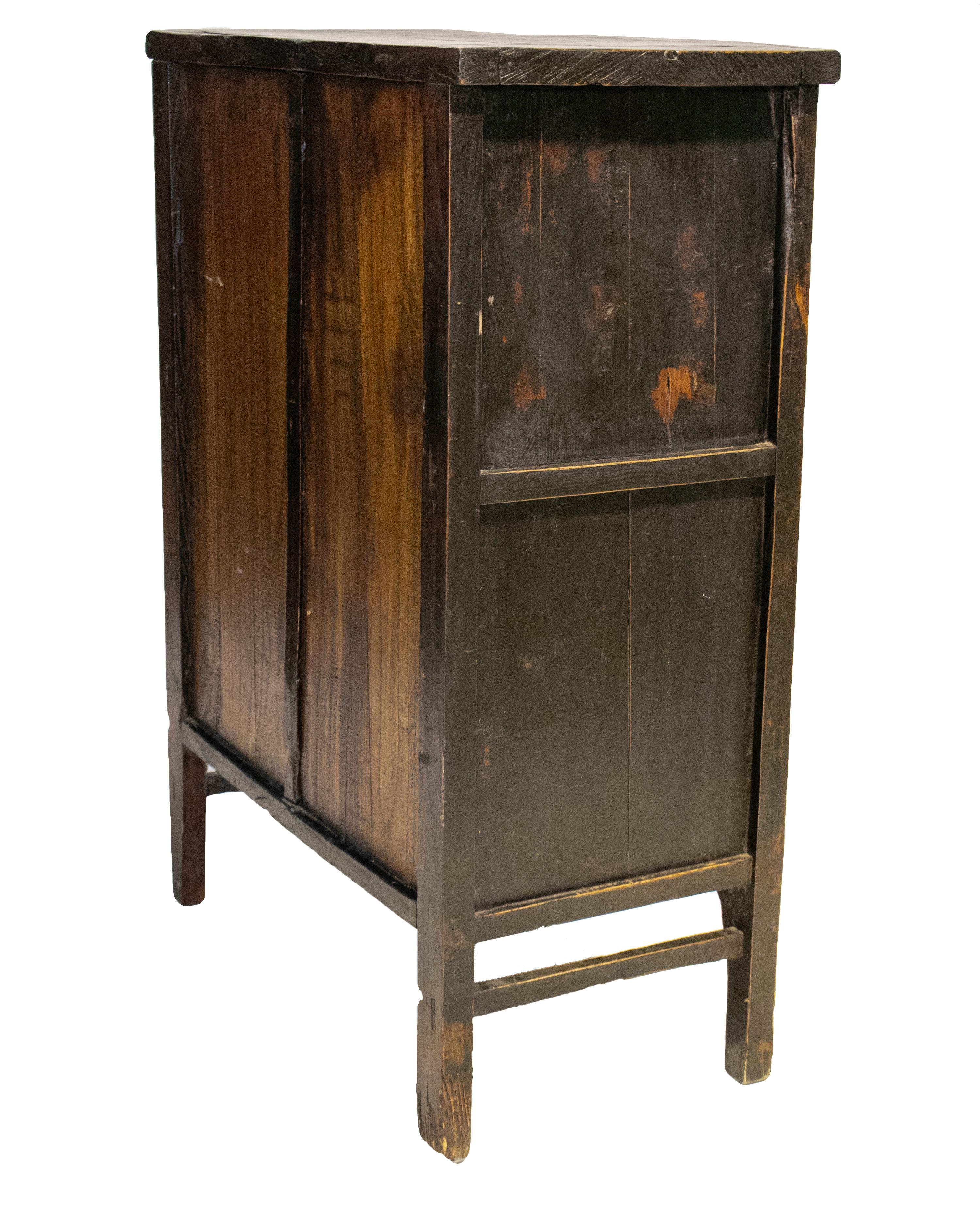 19th Century Chinese Red Lacquer Painted Two-Door Wedding Cabinet In Good Condition For Sale In Marbella, ES