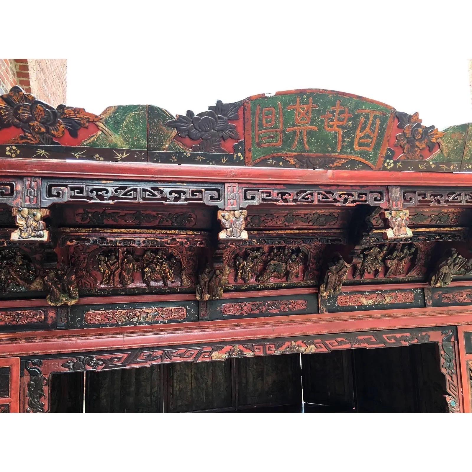 Chinesisches rot lackiertes Opium-Baldachinbett aus dem 19. Jahrhundert (Chinesischer Export) im Angebot