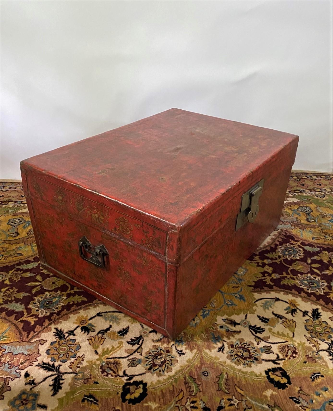 Hand-Painted 19th Century Chinese Red Leather Decorated Trunk For Sale
