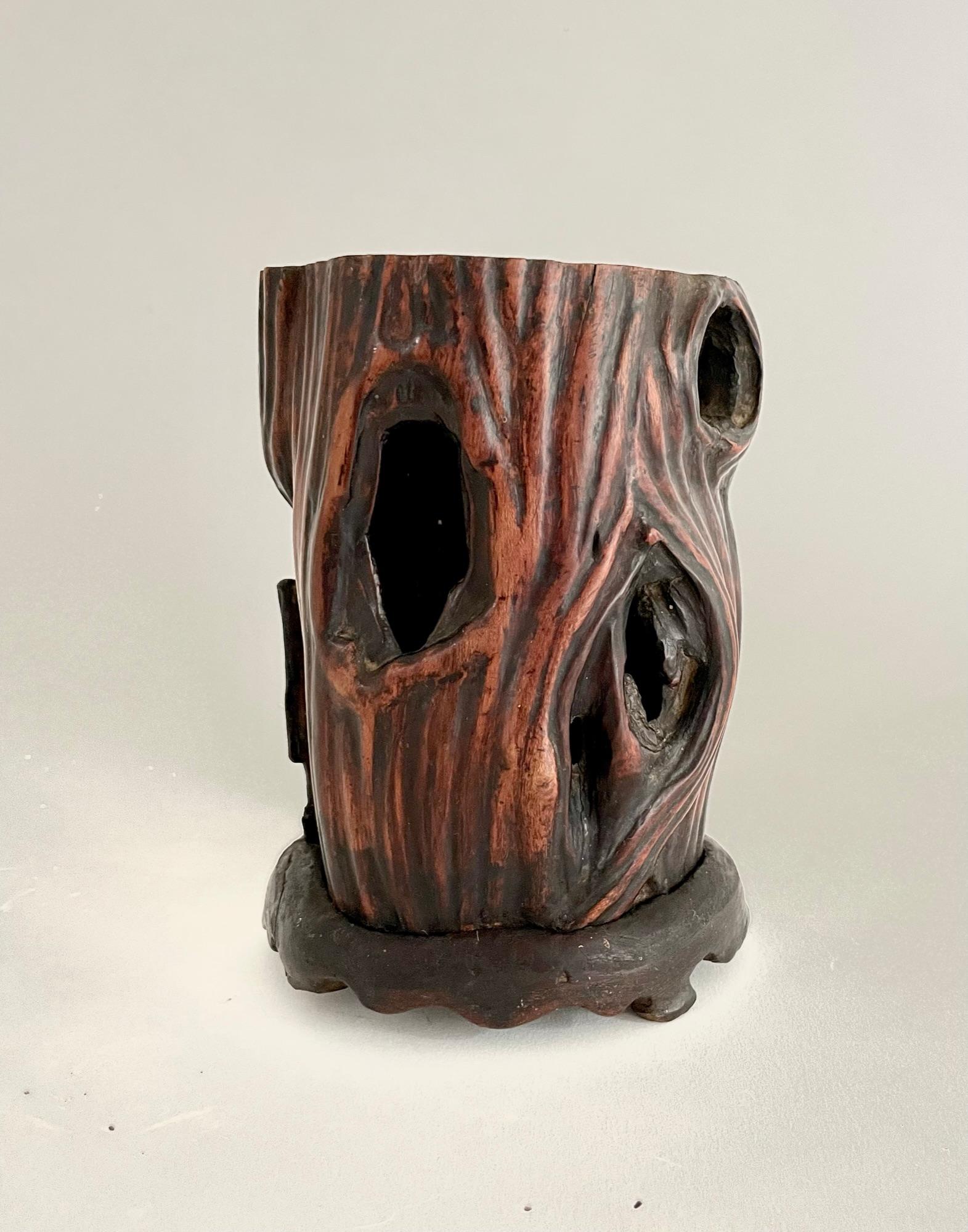 Siglo XIX Olla china de madera de raíz para pincel caligráfico Chino en venta
