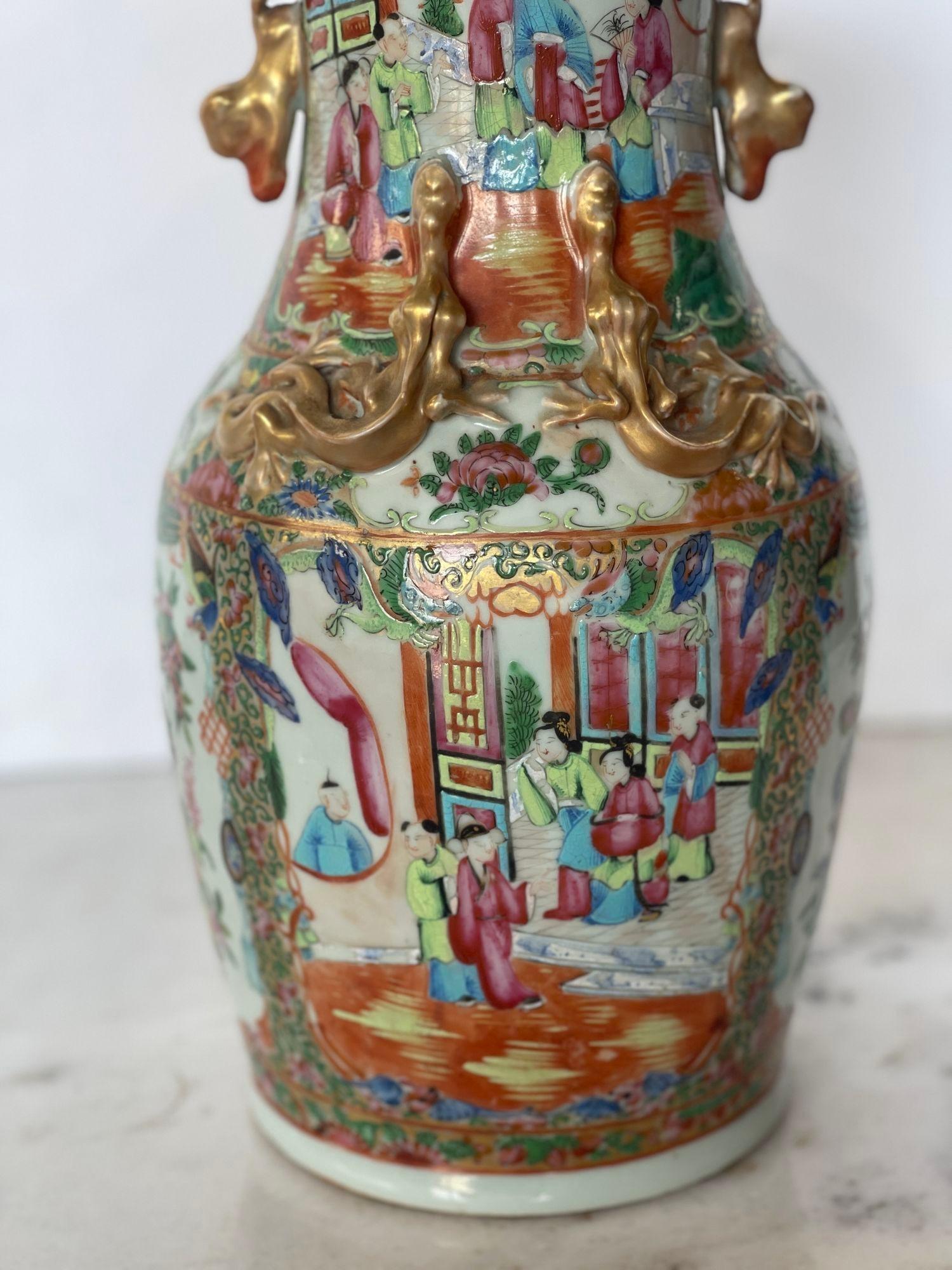19th Century Chinese Rose Canton Porcelain Vase For Sale 1