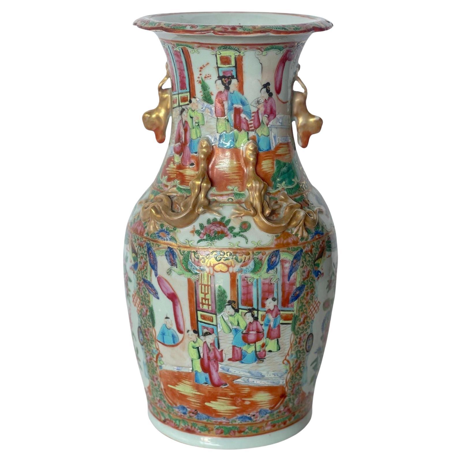 19th Century Chinese Rose Canton Porcelain Vase For Sale