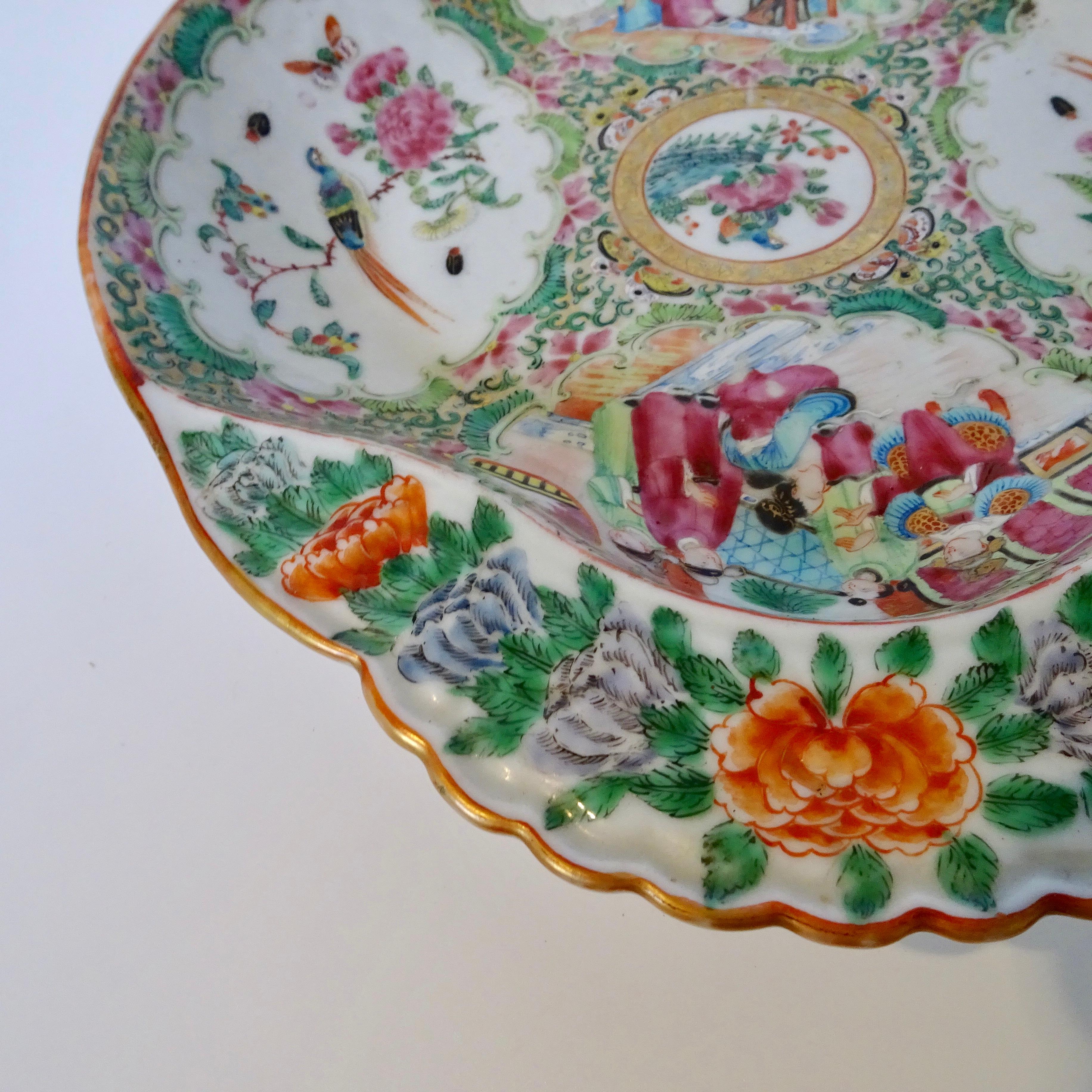 19th Century Chinese Rose Medallion Porcelain Dish For Sale 6