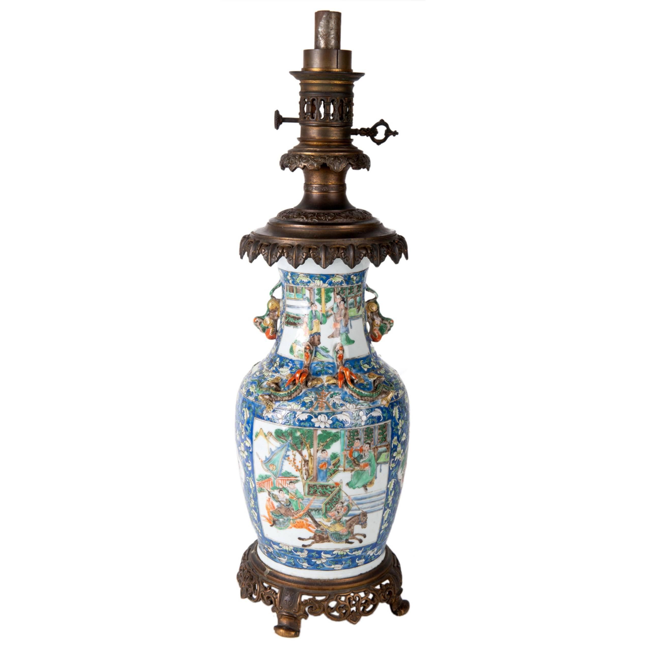 Vase ou lampe à médaillon en forme de rose chinoise du 19ème siècle