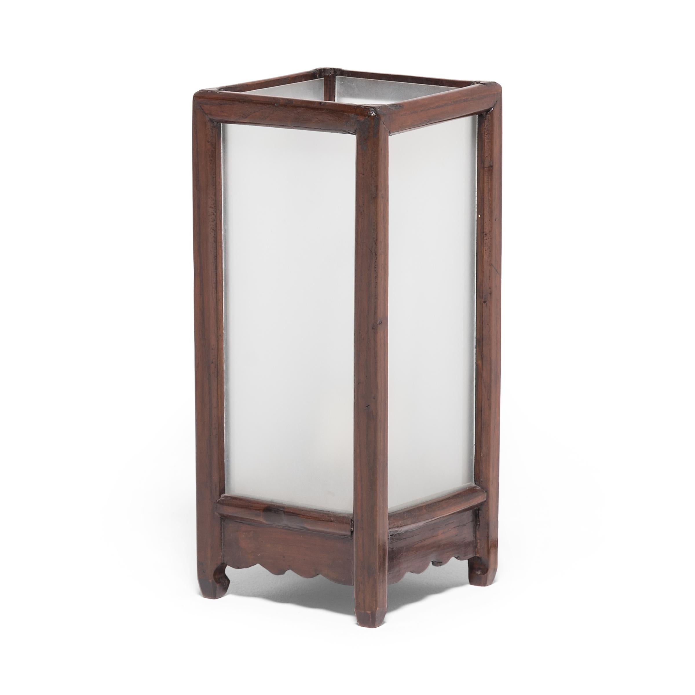 Frosted 19th Century Chinese Rosewood Tabletop Lantern