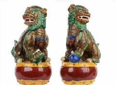 Foo-Hunde aus dem 19. Jahrhundert mit chinesischer Sancai-Glasur
