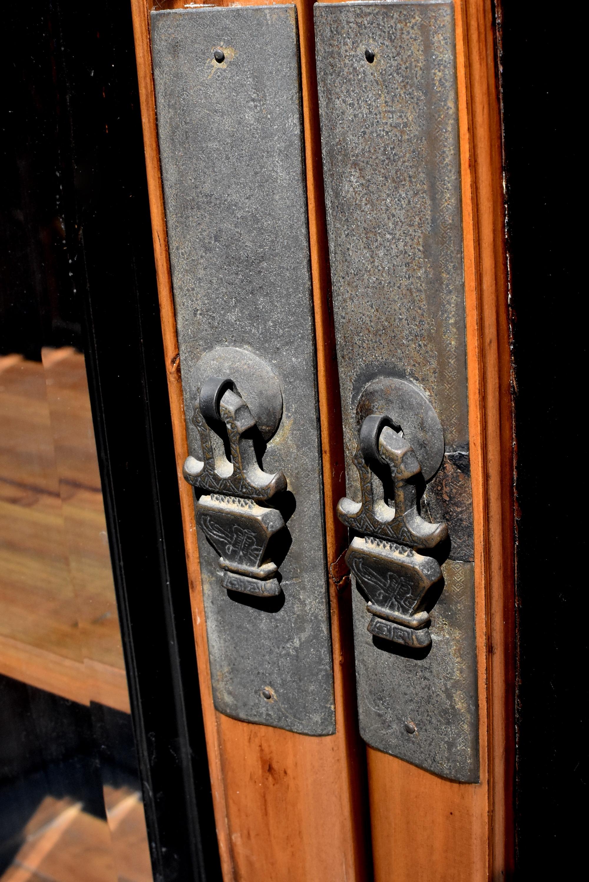 19th Century Chinese Scholar's Cabinet Glass Curio For Sale 8