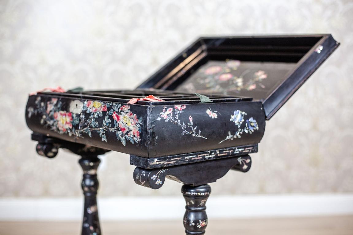 19th-Century Inlaid Sewing Table in Black Lacquer In Good Condition In Opole, PL