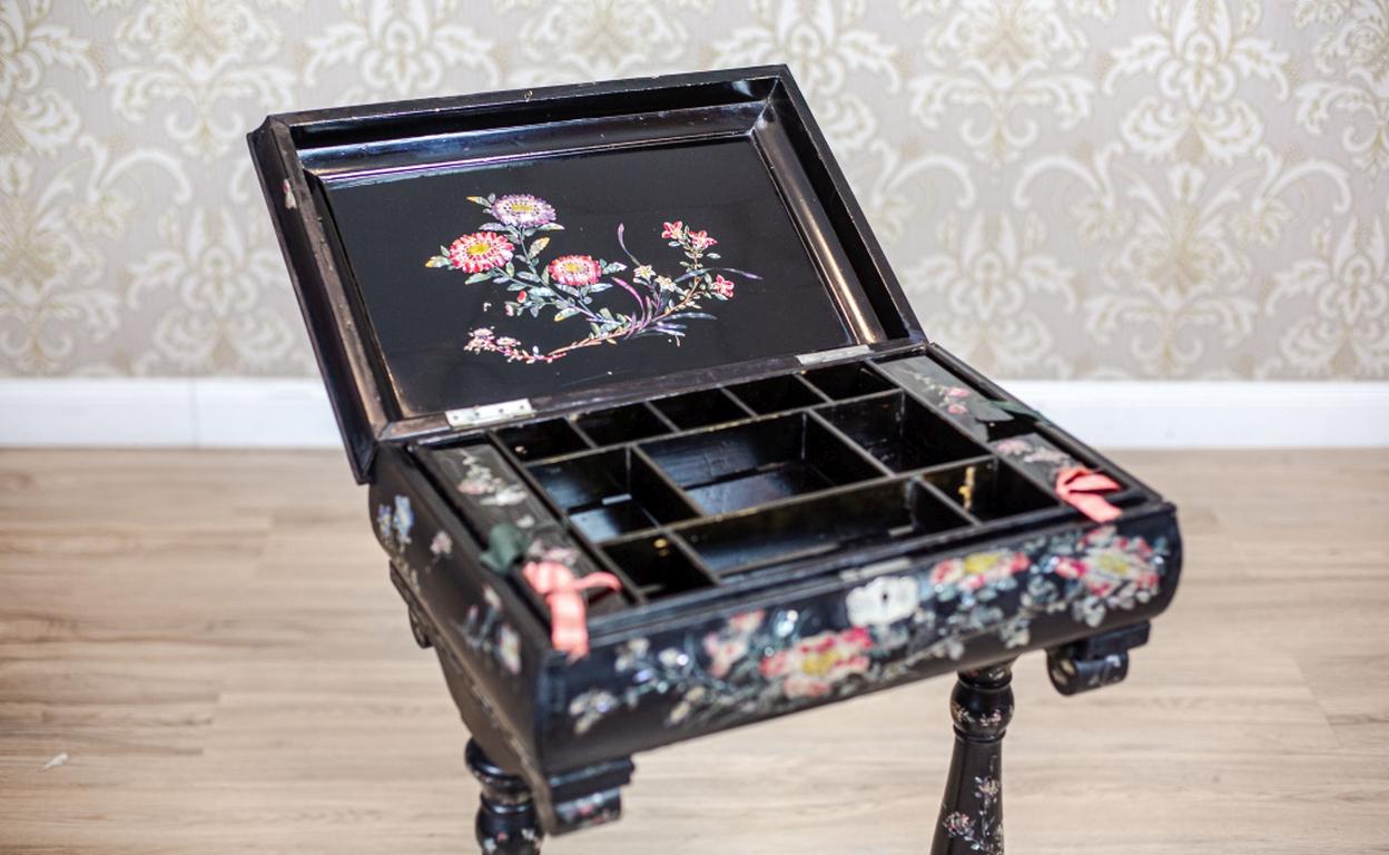 19th Century 19th-Century Inlaid Sewing Table in Black Lacquer