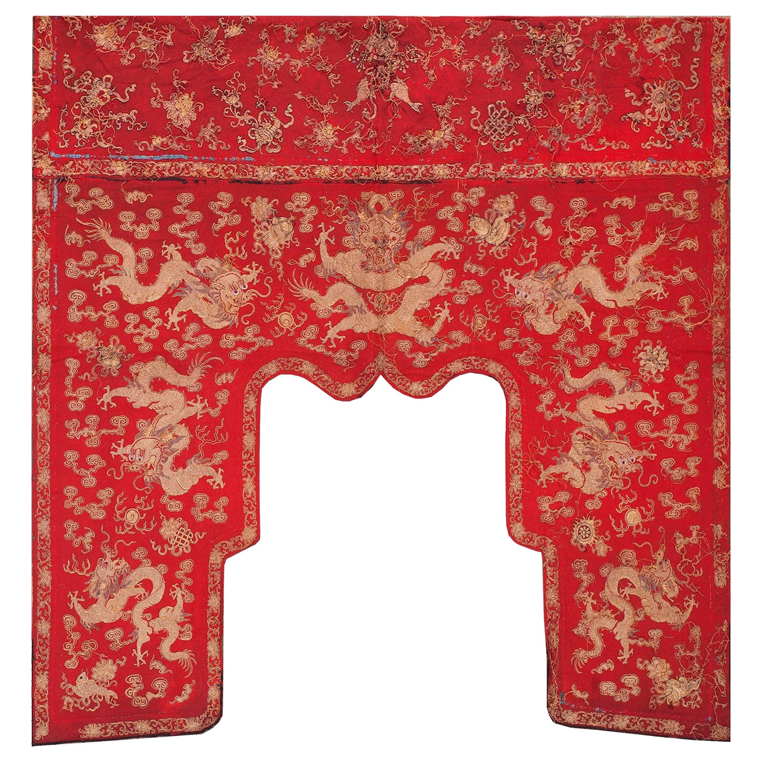 Ricamo in seta e filo d'oro cinese del XIX secolo ( 5'5" x 5'6" - 165 x 168 )
