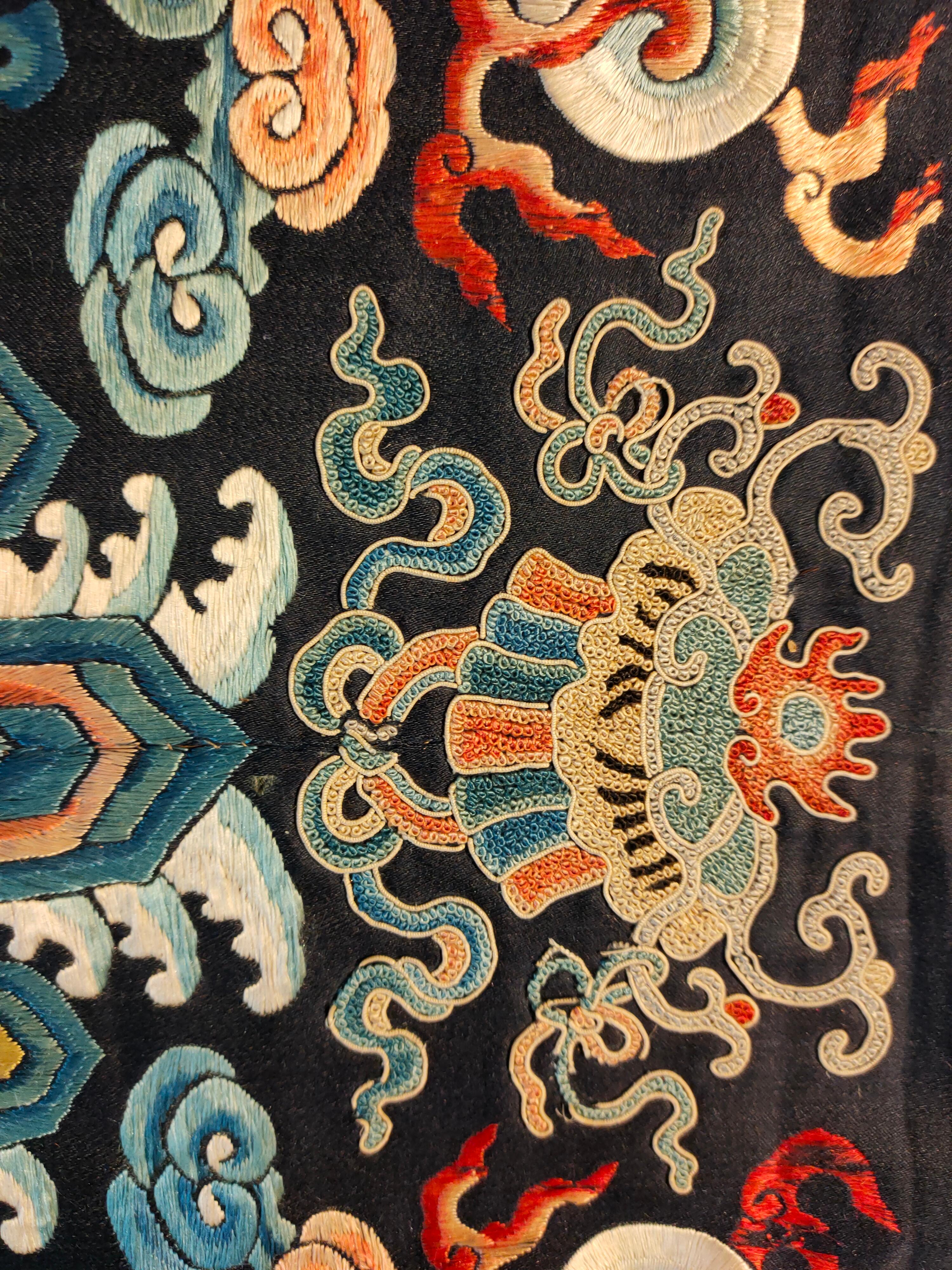 Late 19th Century 19th Century Chinese Silk & Metallic Thread Embroidery (2'6