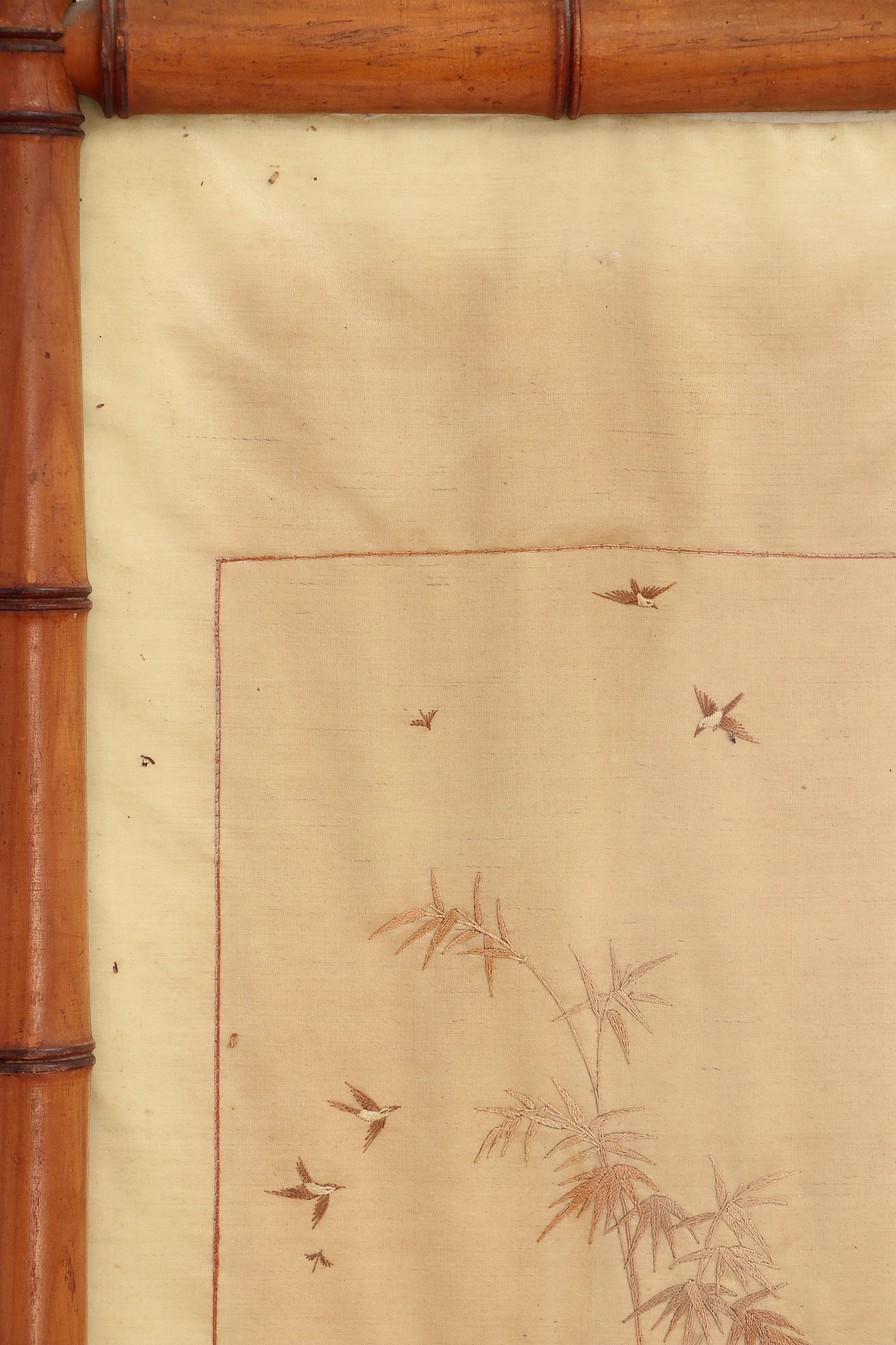 Chinesische Seidenteppiche des 19. Jahrhunderts in Bambusrahmen im Angebot 6