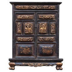 Petite armoire d'autel chinoise du 19ème siècle