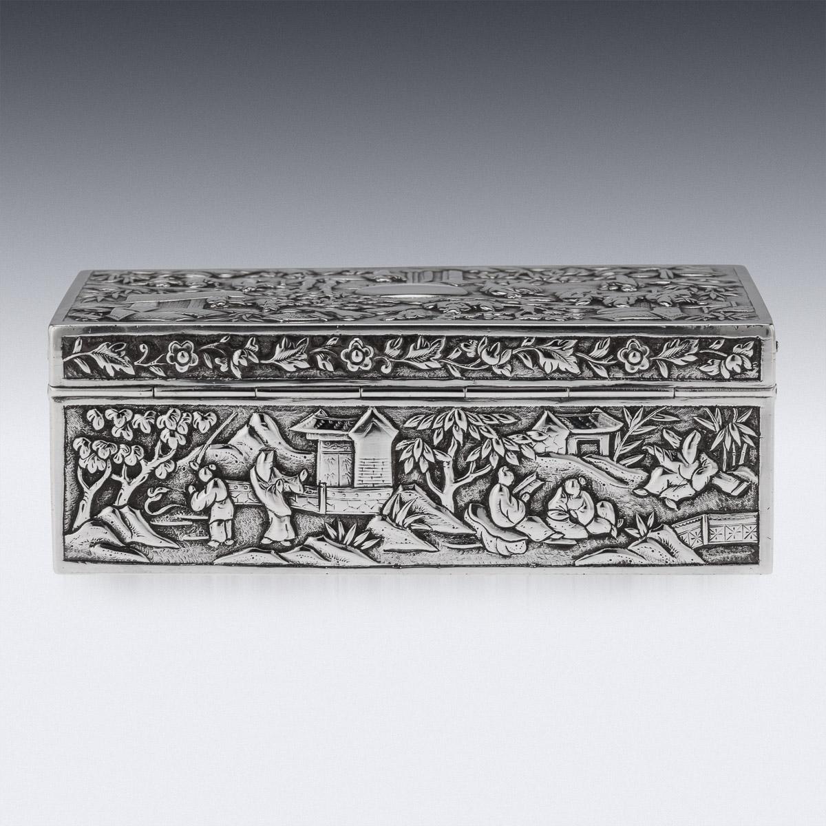 19th Century Chinese Solid Silver Aristocratic Processions Scene Box, c.1870 For Sale 1