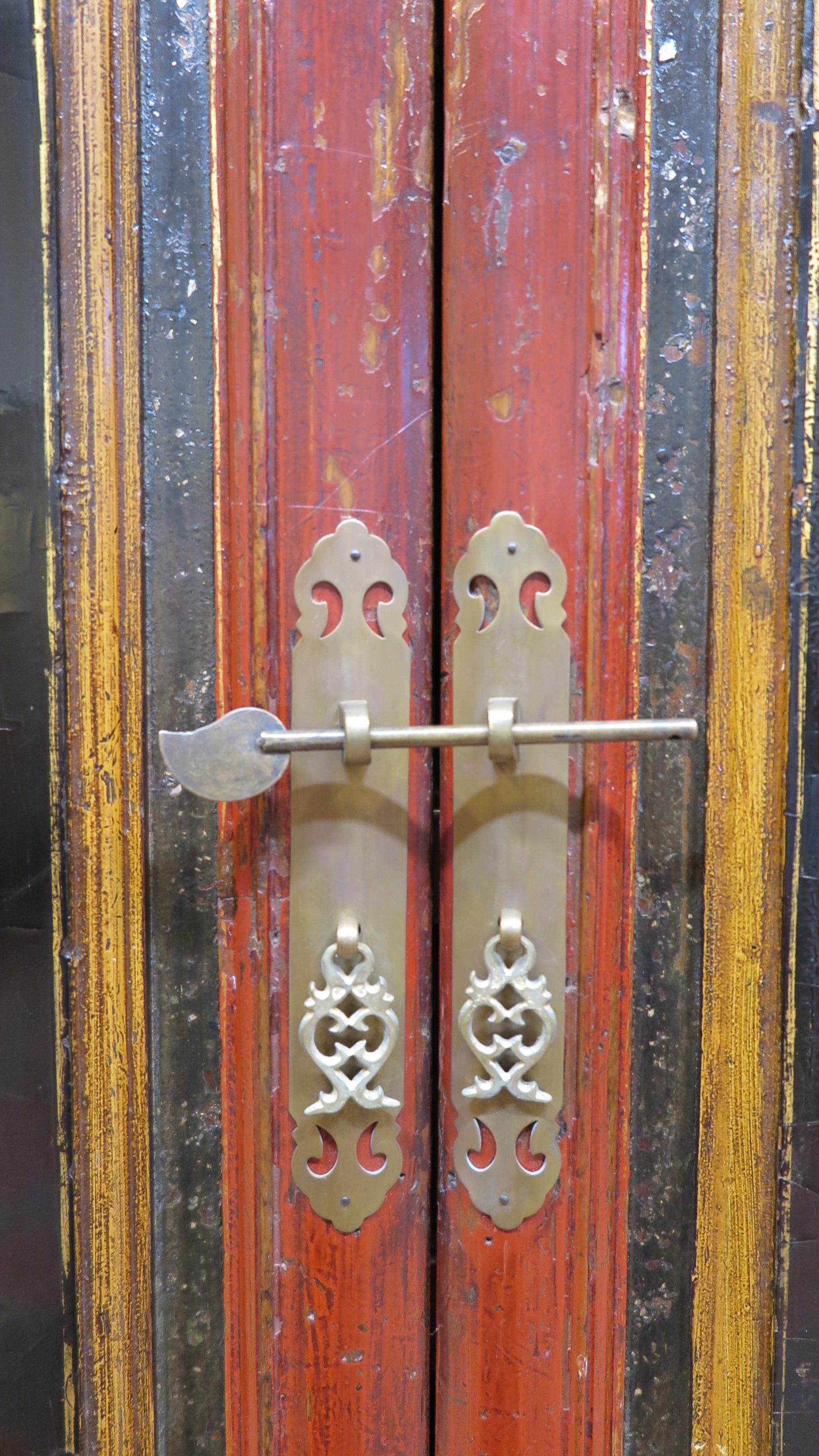Cabinet chinois à colonnes du 19e siècle en vente 4