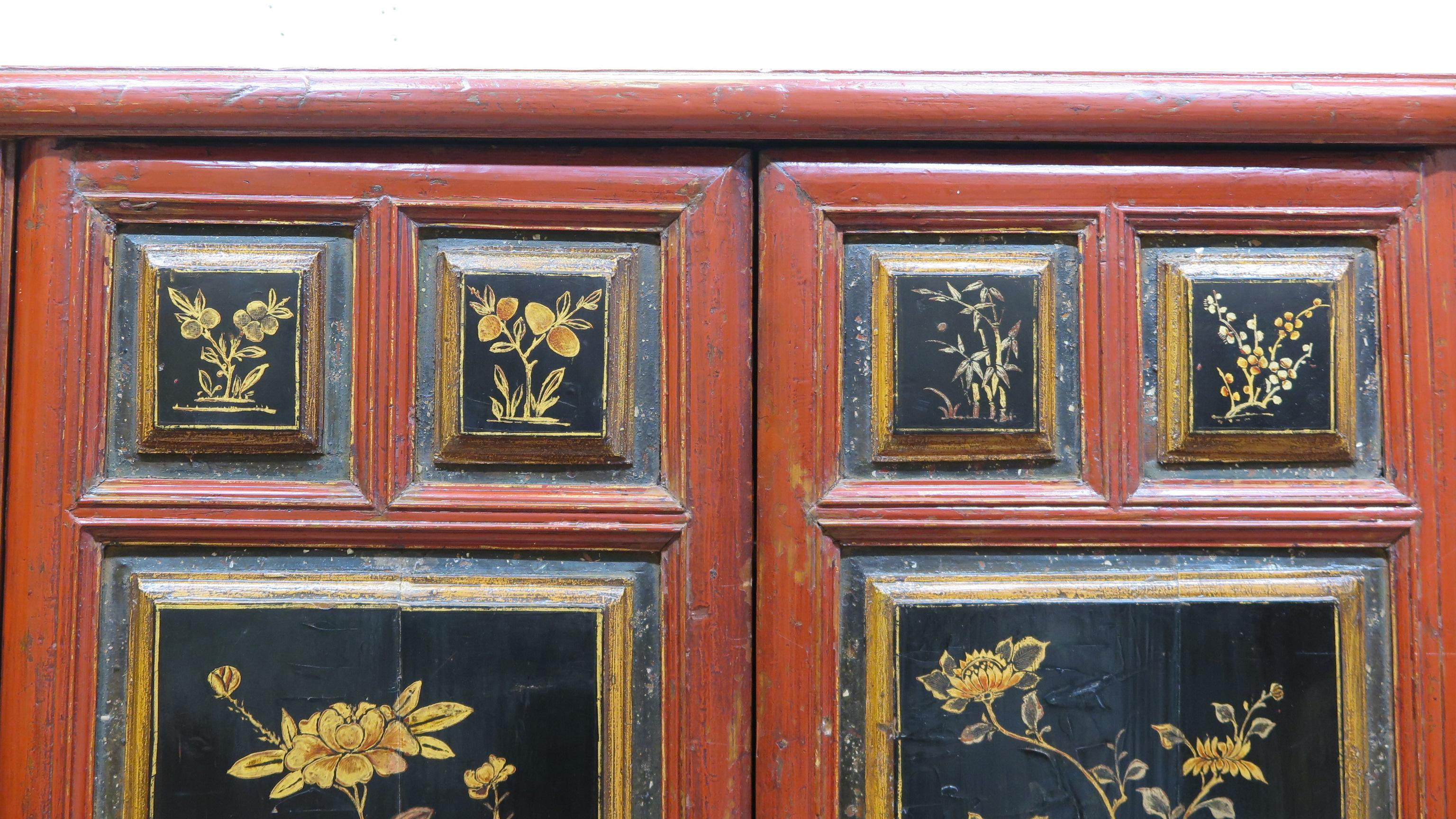 Cyprès Cabinet chinois à colonnes du 19e siècle en vente