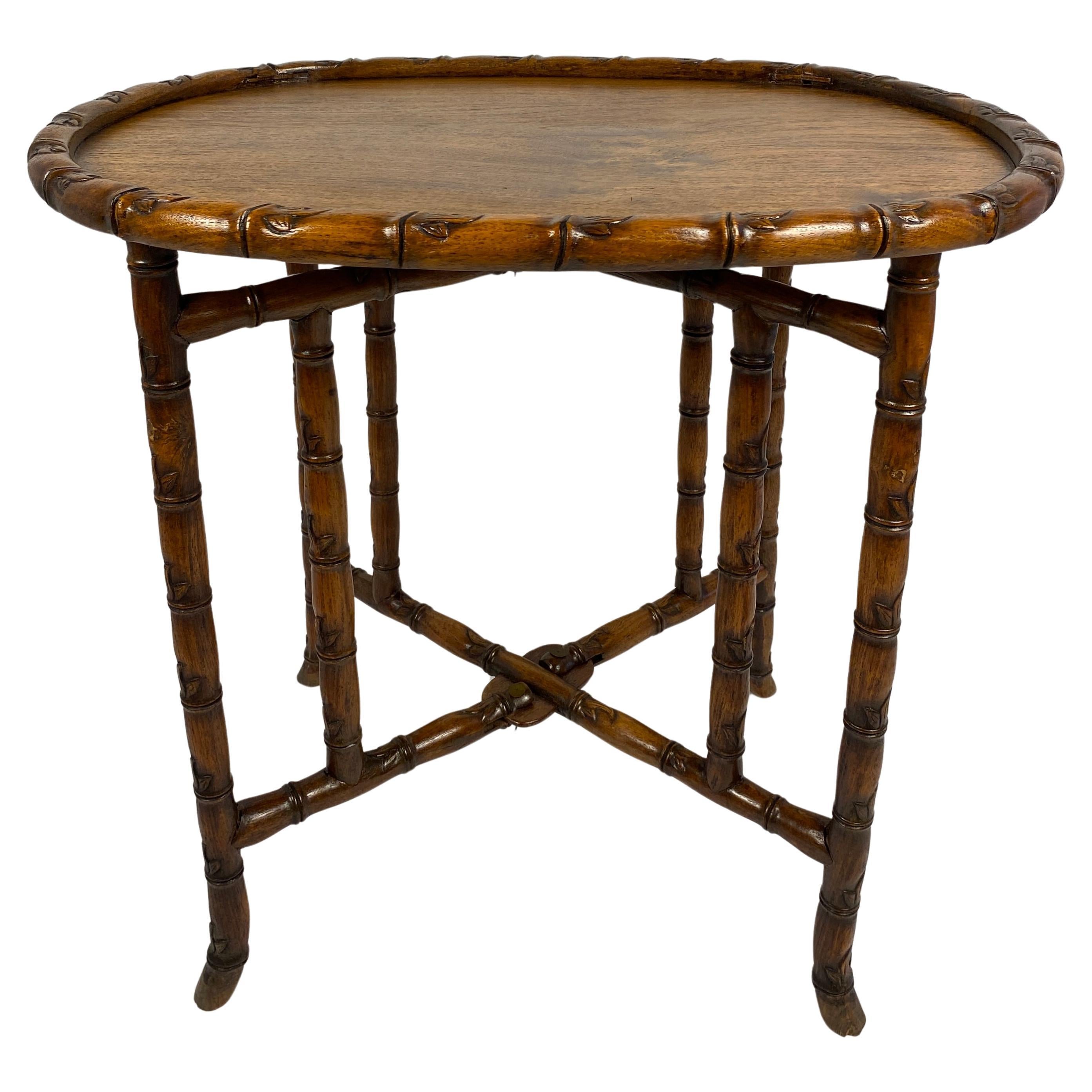 Table à thé chinoise du 19ème siècle ou table d'extrémité pliante ancienne en vente