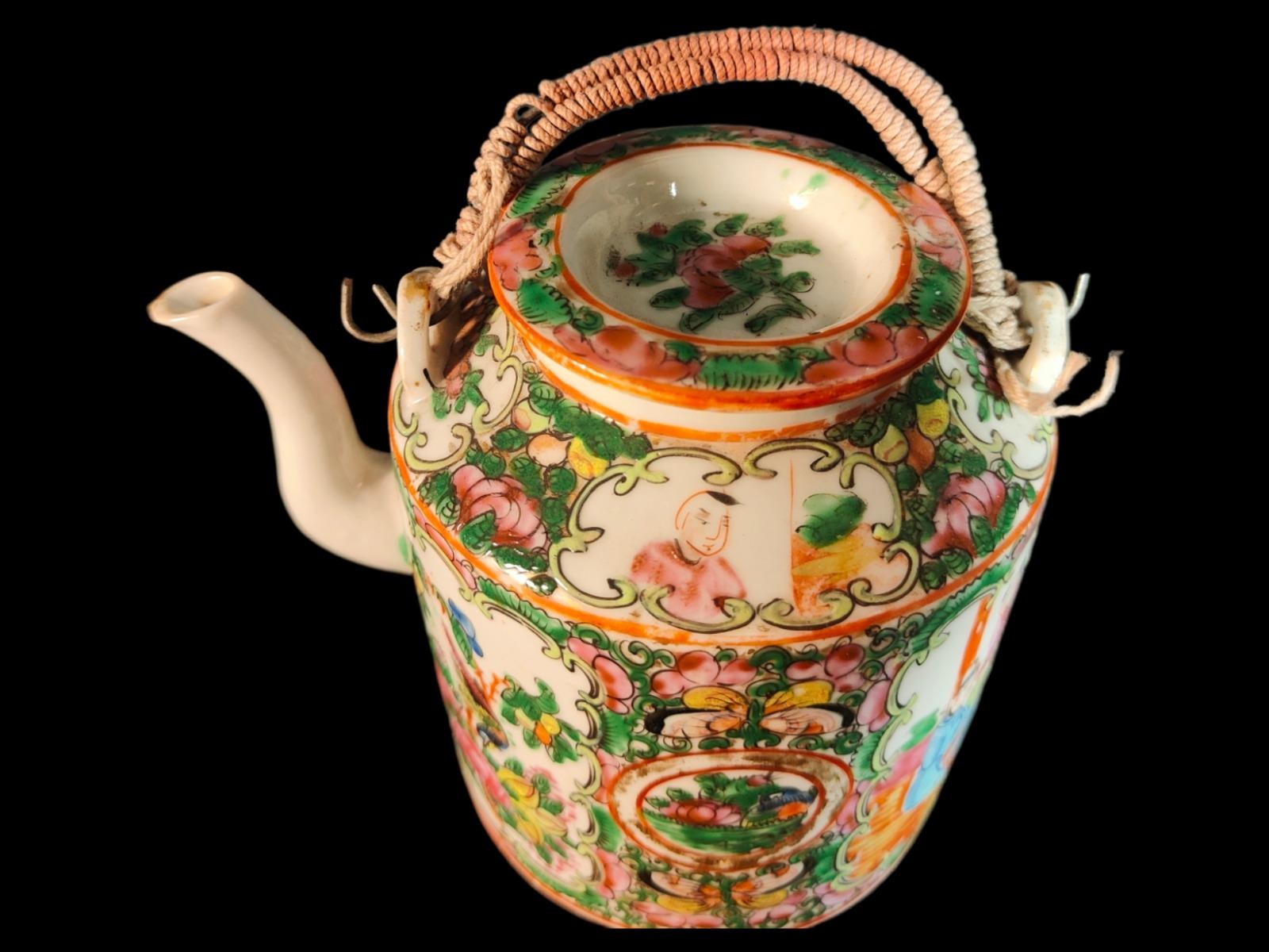 19th century Chinese teapot

19th century canton porcelain teapot it is in perfect condition without restoration or accident measurements: 14 cm high and 10 cm in diameter
Very good condition.