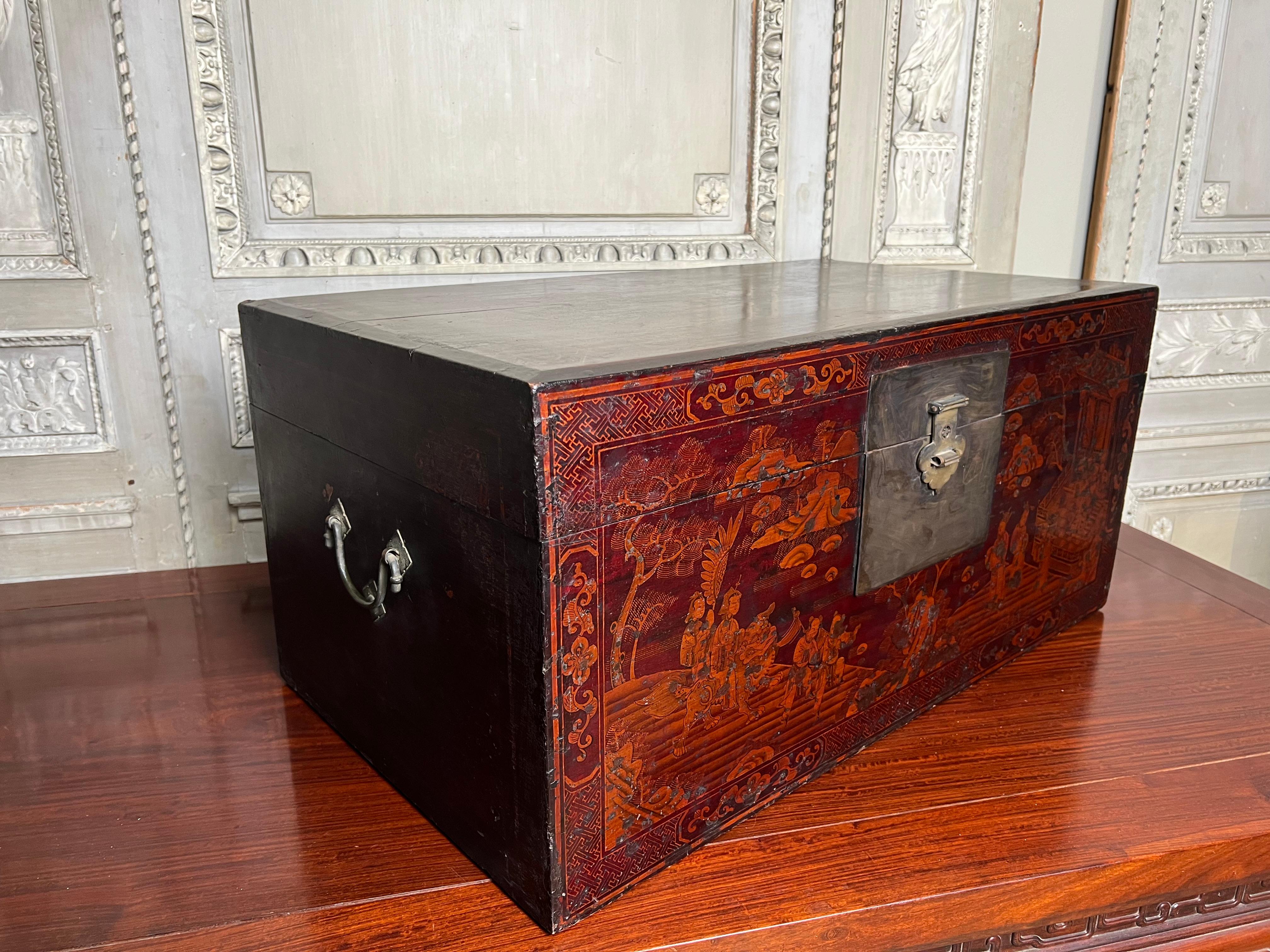 Hand-Painted 19th Century Chinese Trunk with Red and Gold Lacquer For Sale