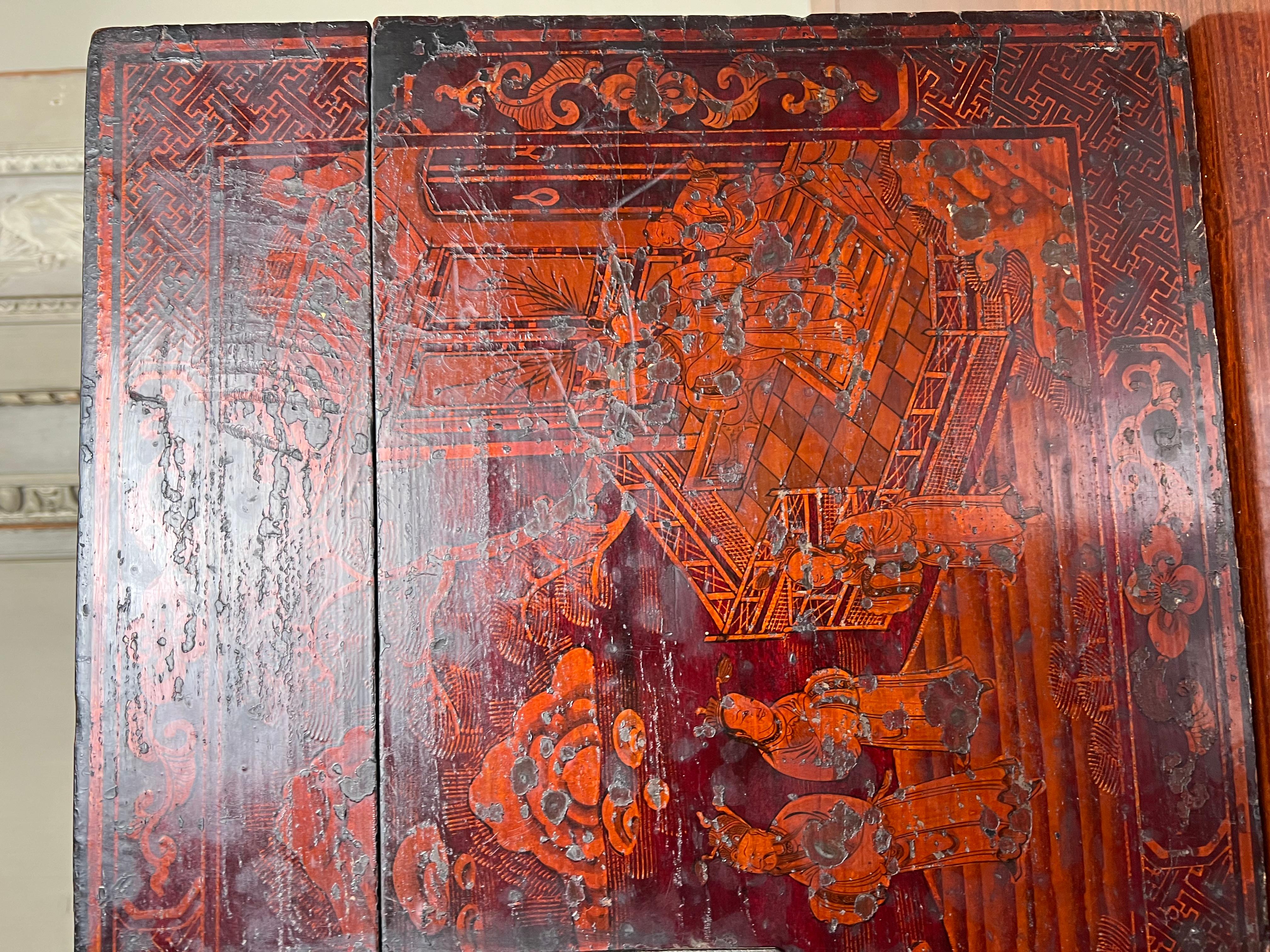 19th Century Chinese Trunk with Red and Gold Lacquer For Sale 1