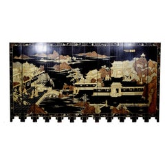 19th century, Chinese twelve-panel Screen Black Lacquered Wood Gilt Decoration