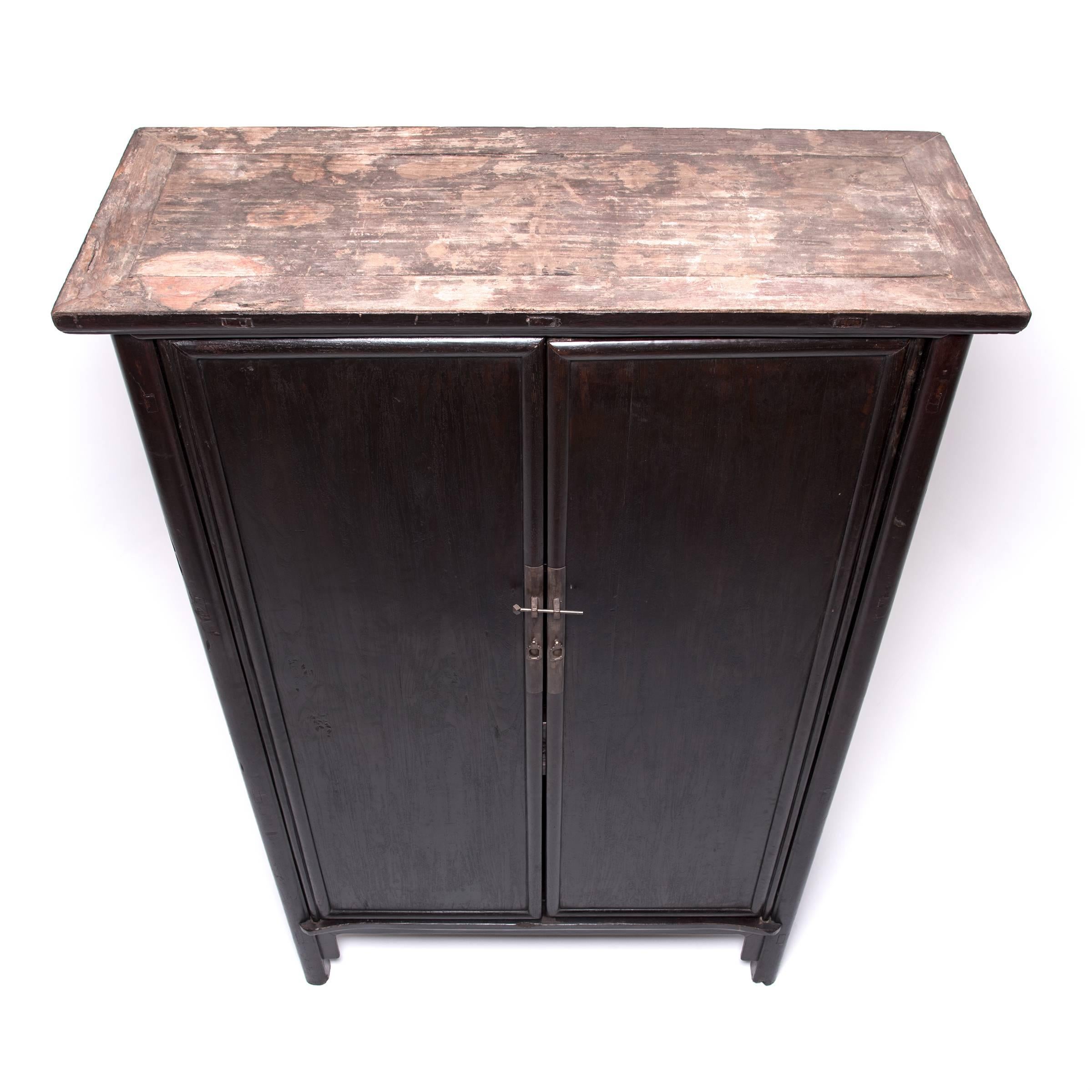 19th Century Chinese Two-Door Noodle Cabinet 1