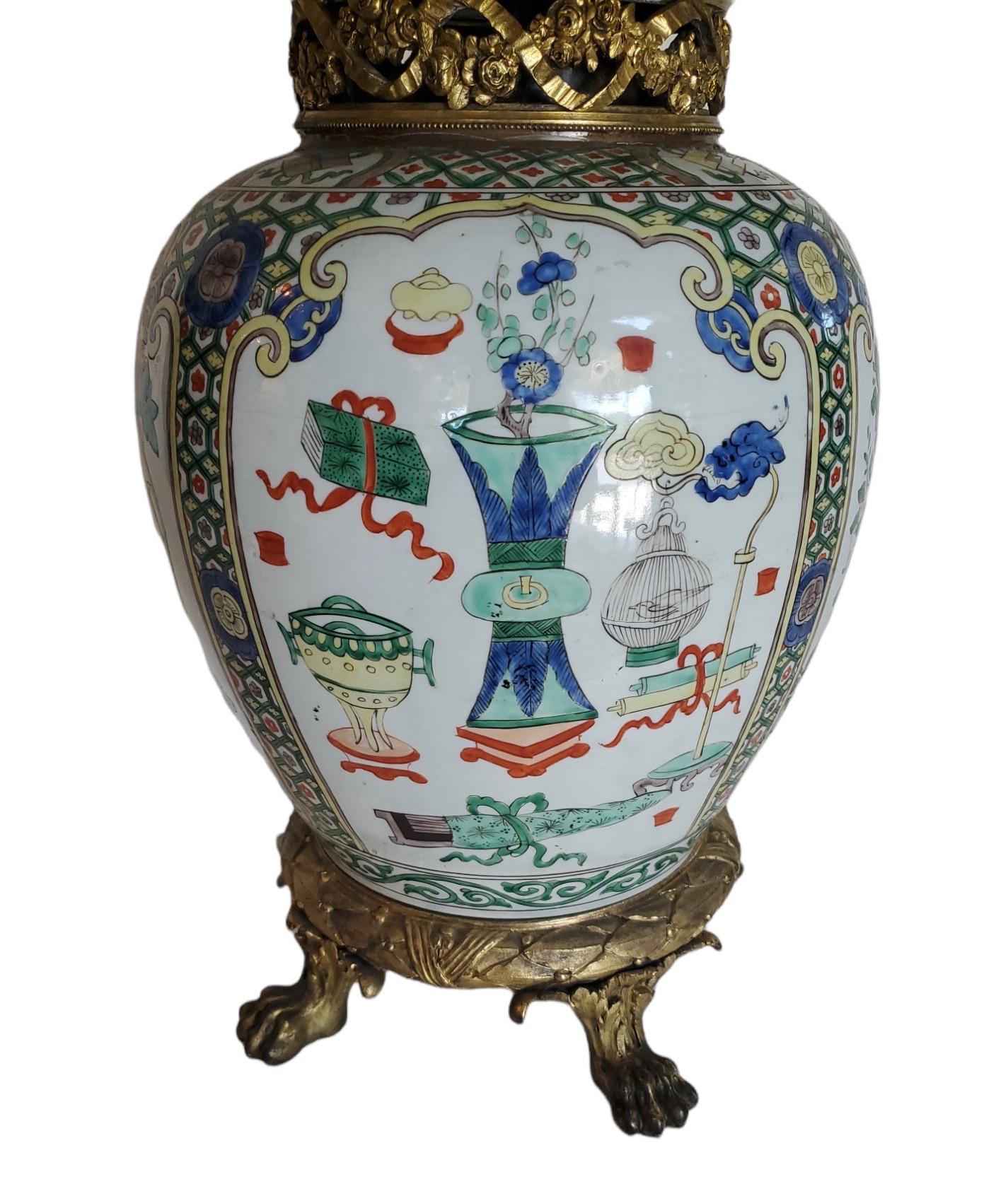 Peint à la main Lampe urne chinoise du XIXe siècle en vente