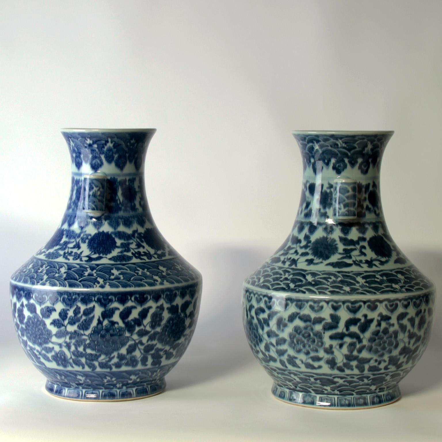 Magnifiques vases du 19ème siècle.