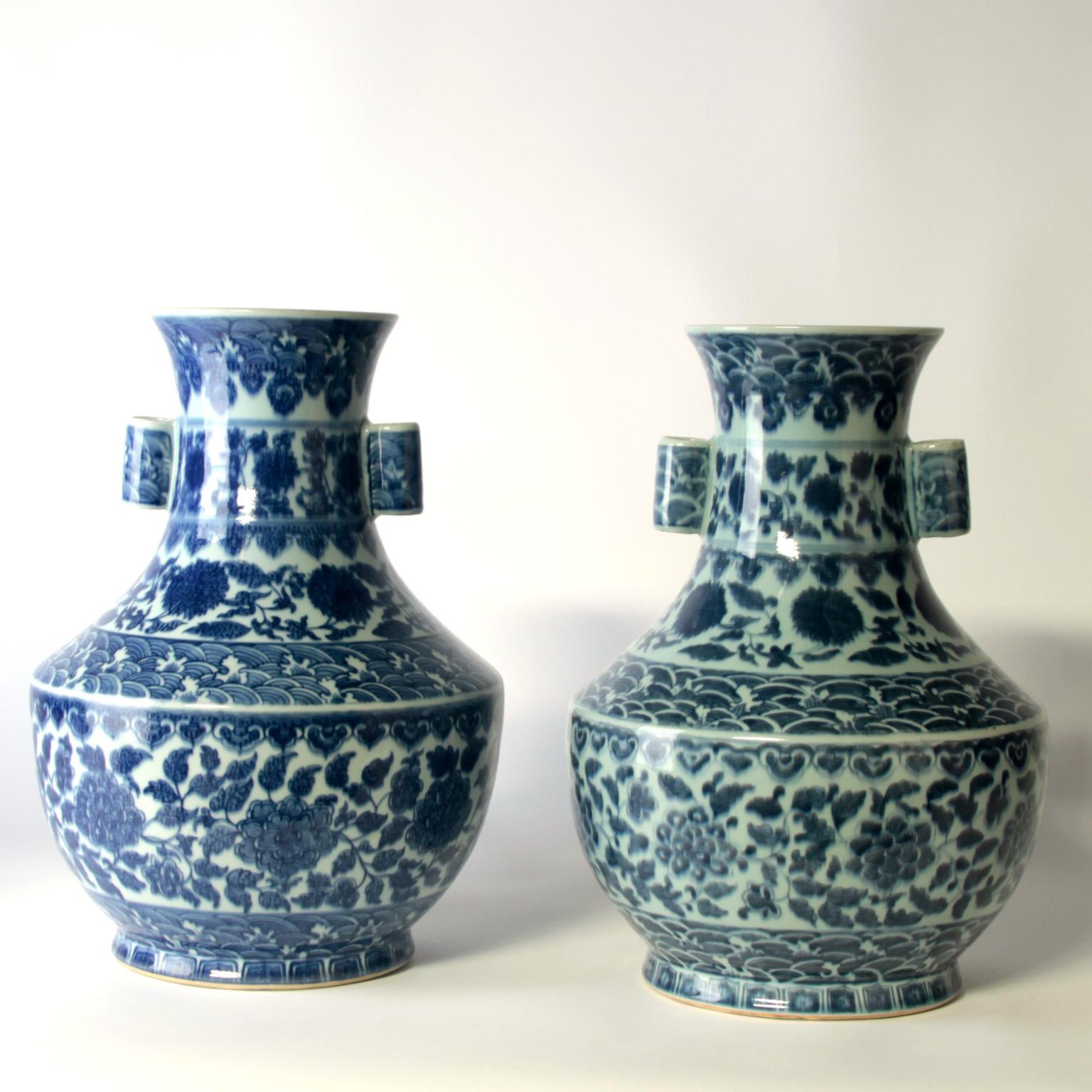 19th Century Chinese Vases In Fair Condition For Sale In Esbeek, NL