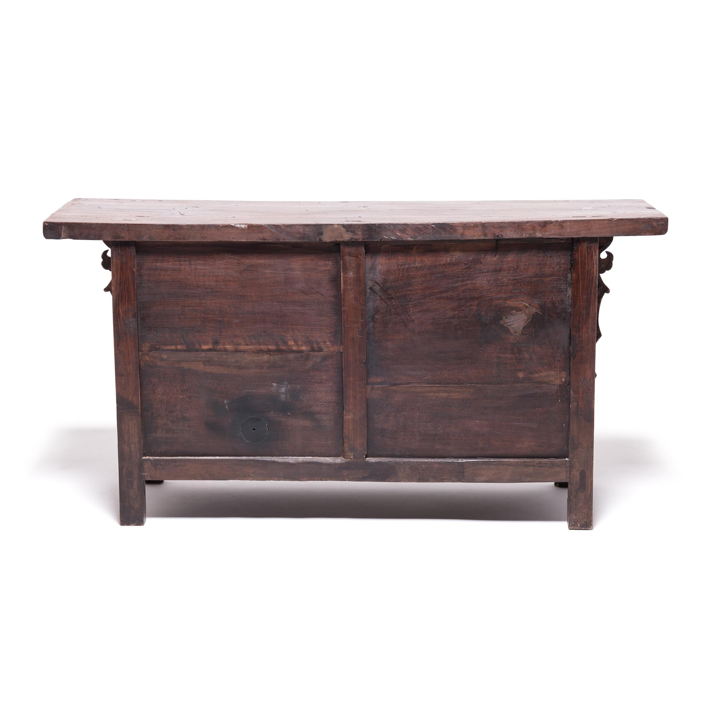 Chinese Walnut Cloud Sideboard, c. 1850 In Good Condition In Chicago, IL