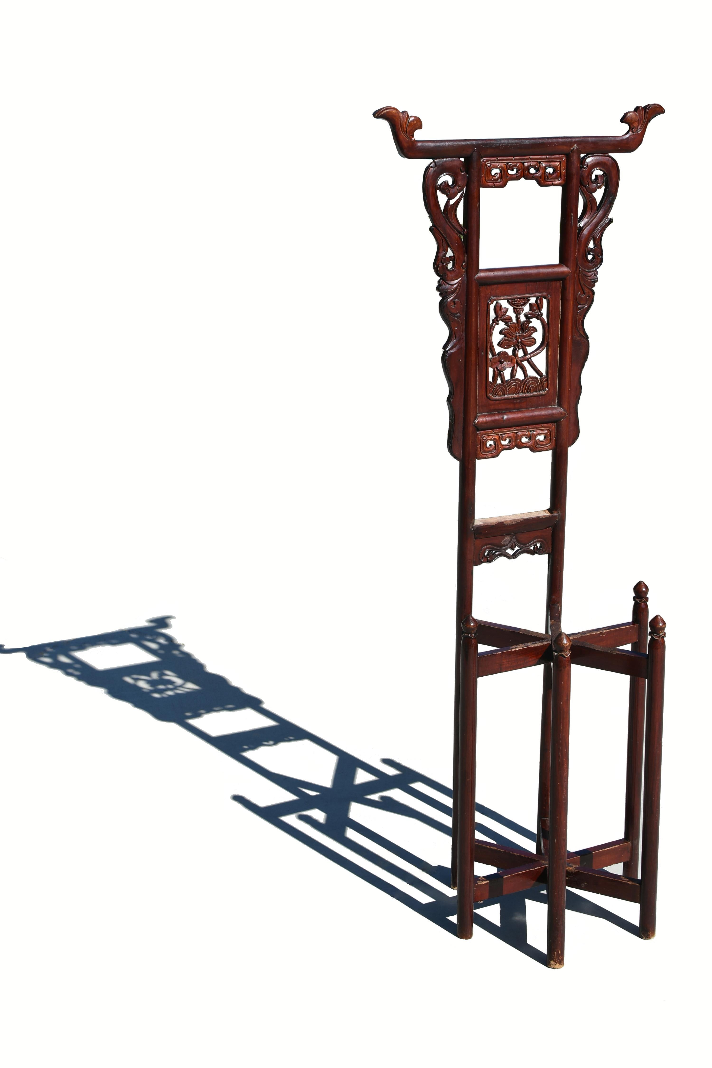 Hand-Carved 19th Century Chinese Washstand Plant Stand For Sale