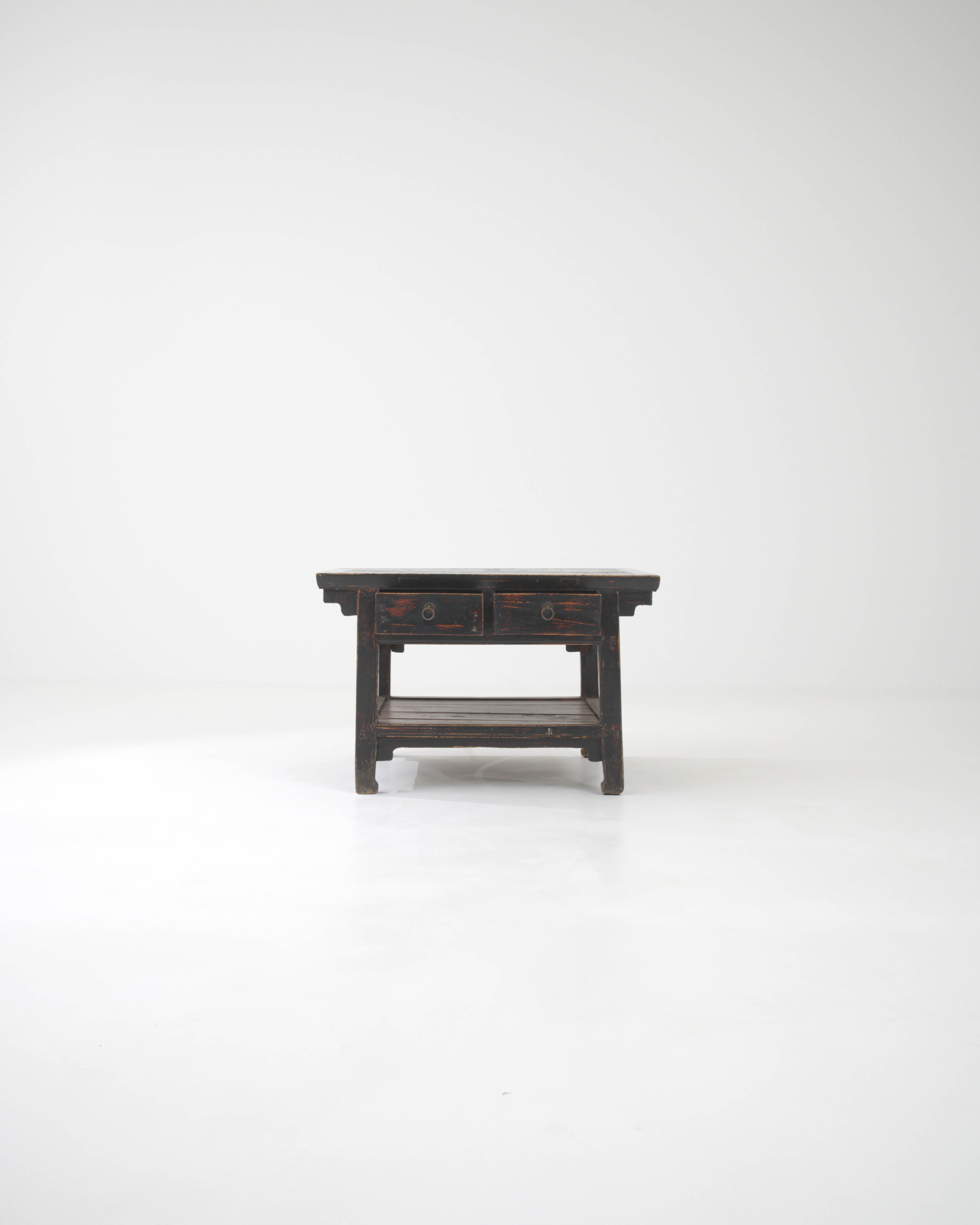 Chinois Table basse chinoise en bois du 19e siècle en vente