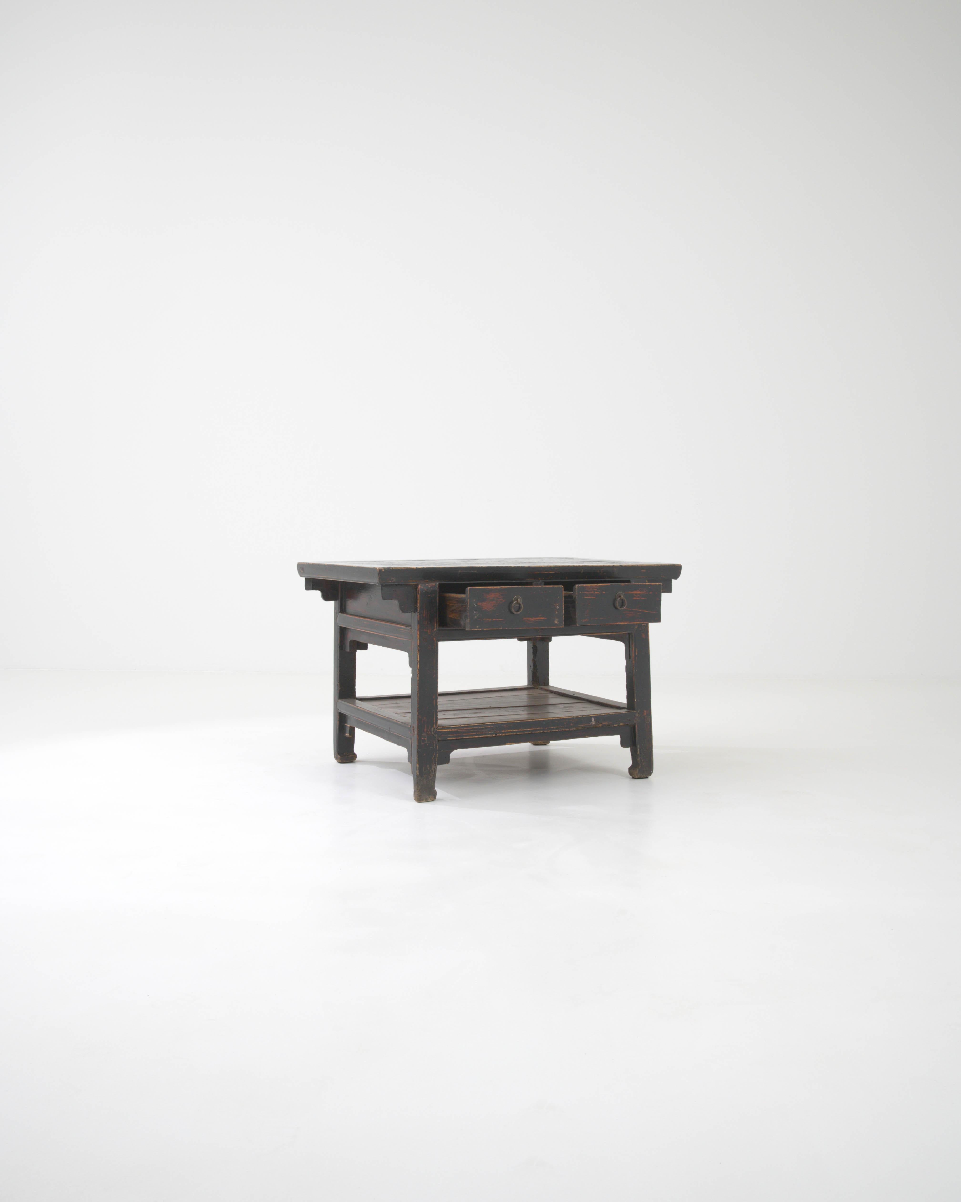 Bois Table basse chinoise en bois du 19e siècle en vente
