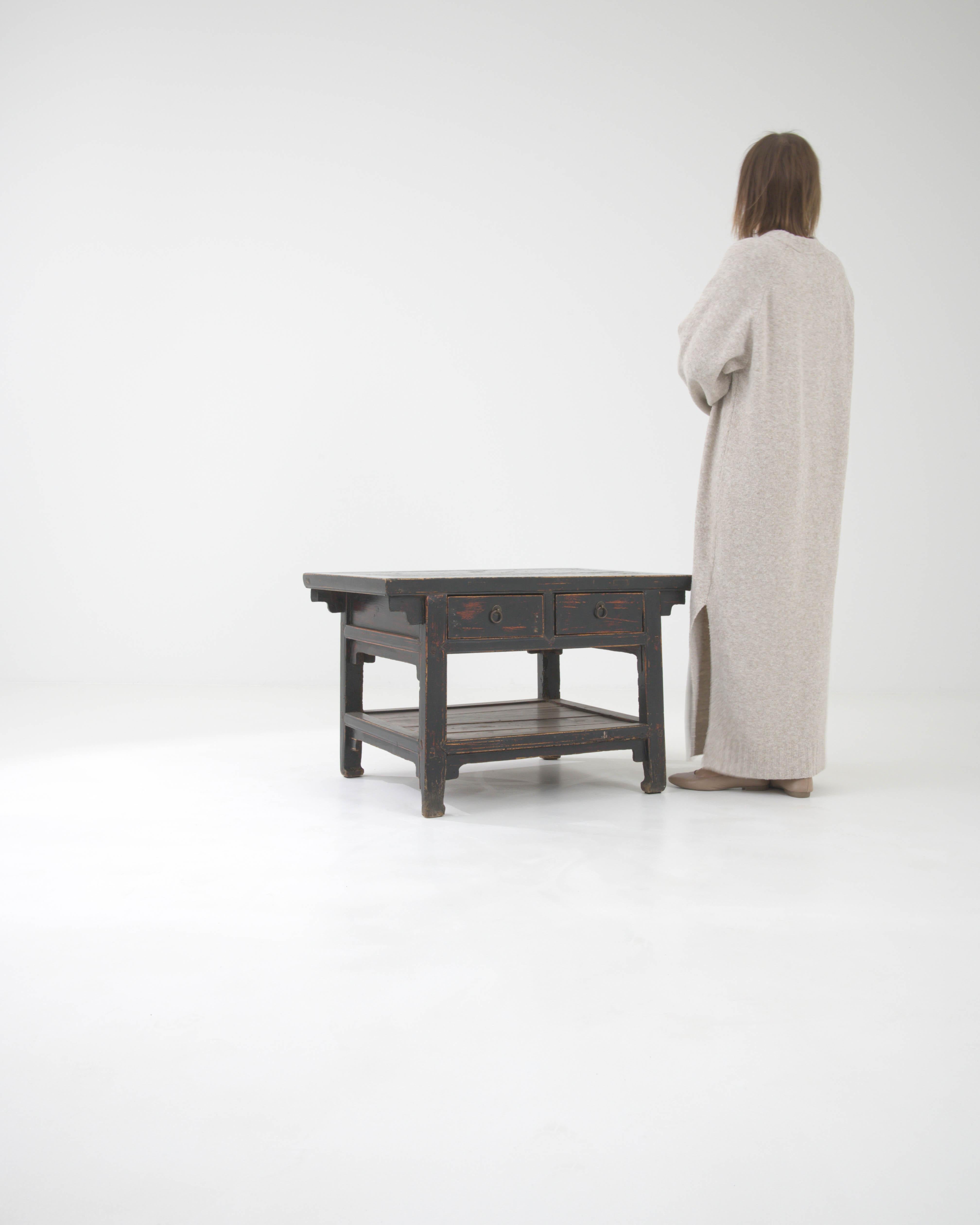 Table basse chinoise en bois du 19e siècle en vente 1
