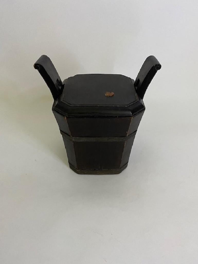 19th Century Chinese Wooden Lunch Box with Gilt Carving For Sale 1