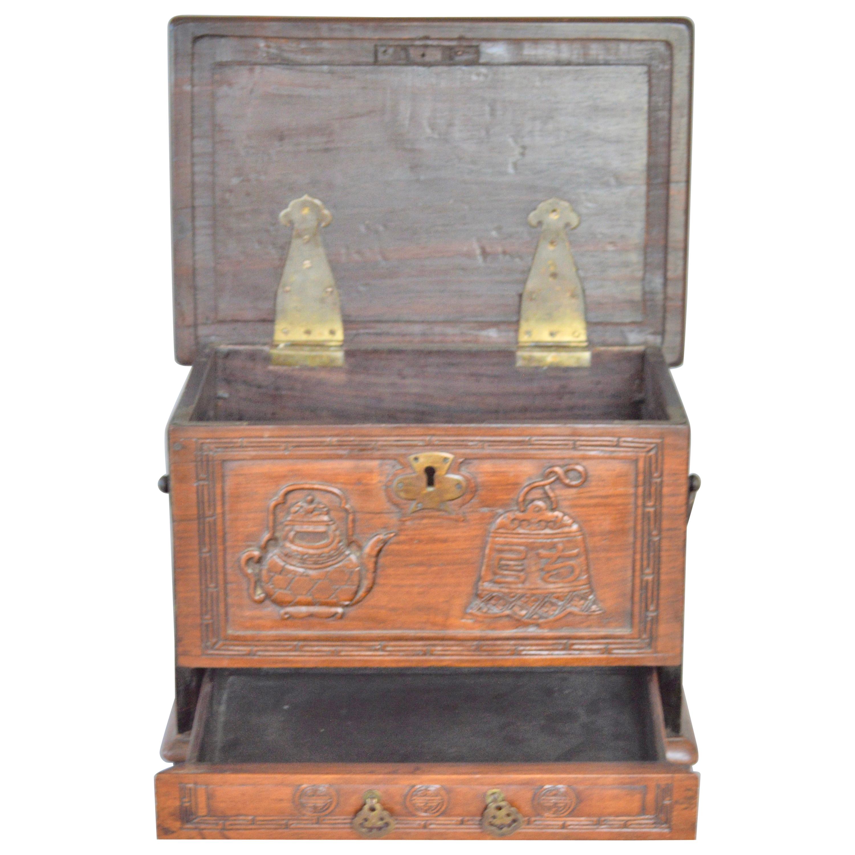 19th Century Chinese Wooden Tea Caddy For Sale