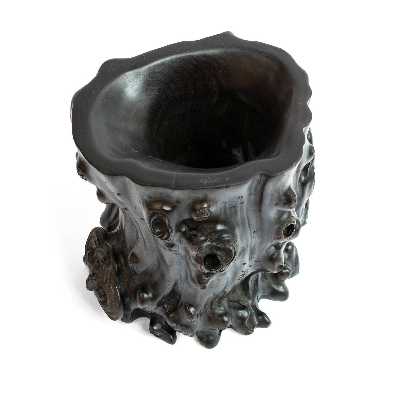 Sculpté à la main pot à pinceau Zitan chinois du 19ème siècle