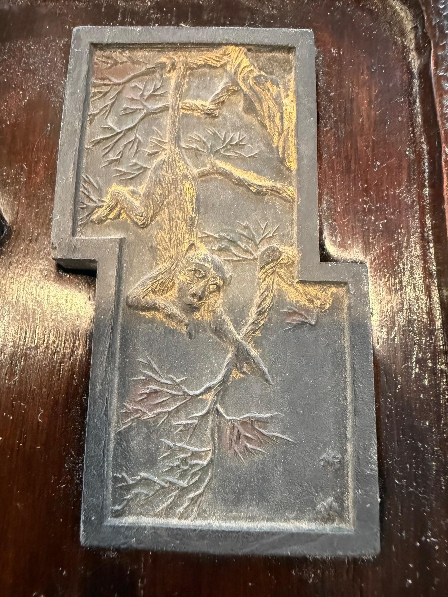 19th Century Chinese Zodiac Ink Cakes Set of 12 Animals Wooden Presentation Box. en vente 11