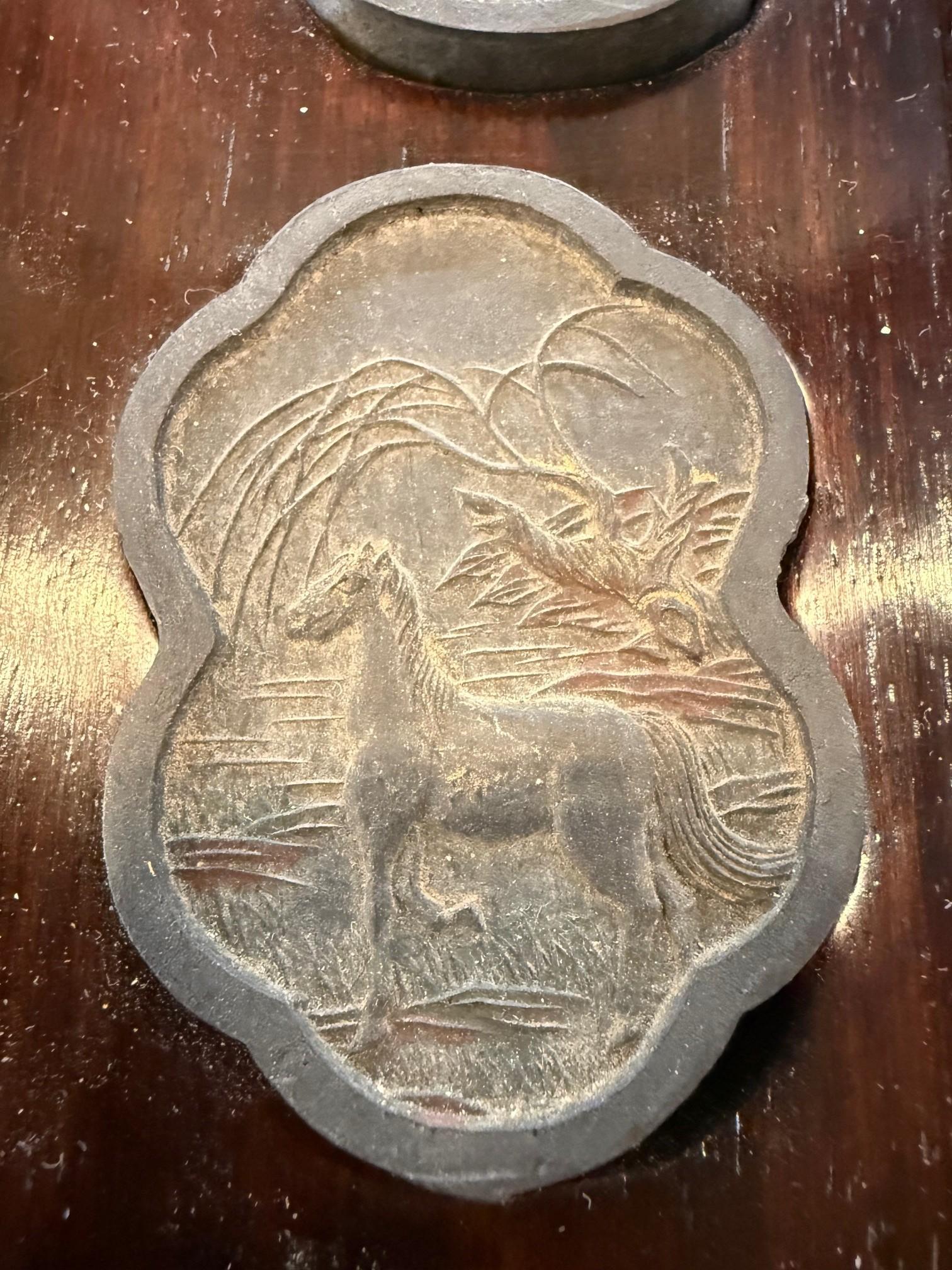 19th Century Chinese Zodiac Ink Cakes Set of 12 Animals Wooden Presentation Box. en vente 12