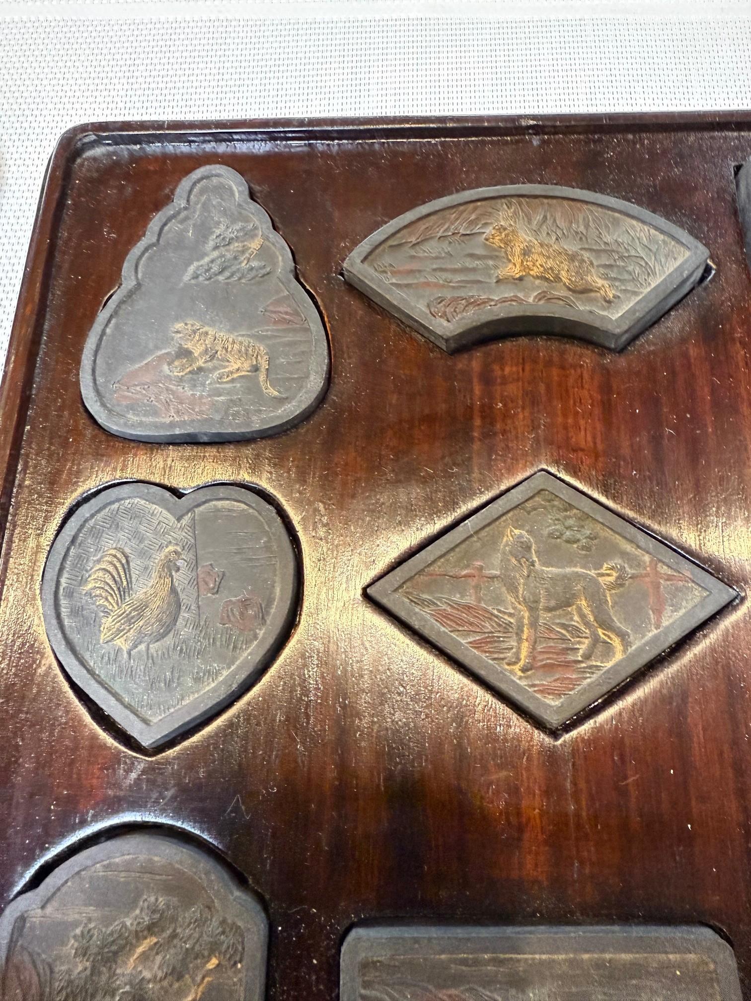 Chinois 19th Century Chinese Zodiac Ink Cakes Set of 12 Animals Wooden Presentation Box. en vente