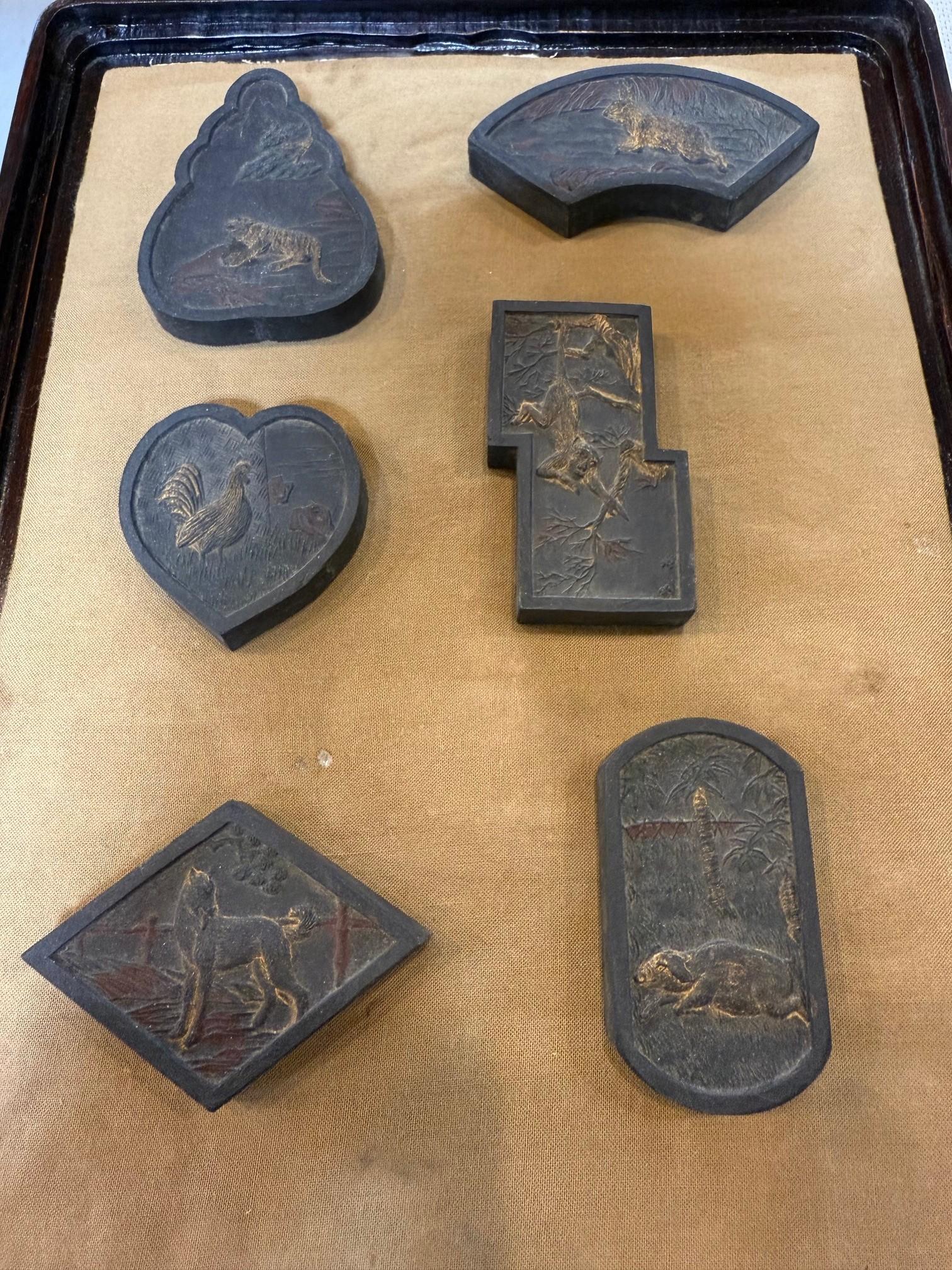 19th Century Chinese Zodiac Ink Cakes Set of 12 Animals Wooden Presentation Box. en vente 1