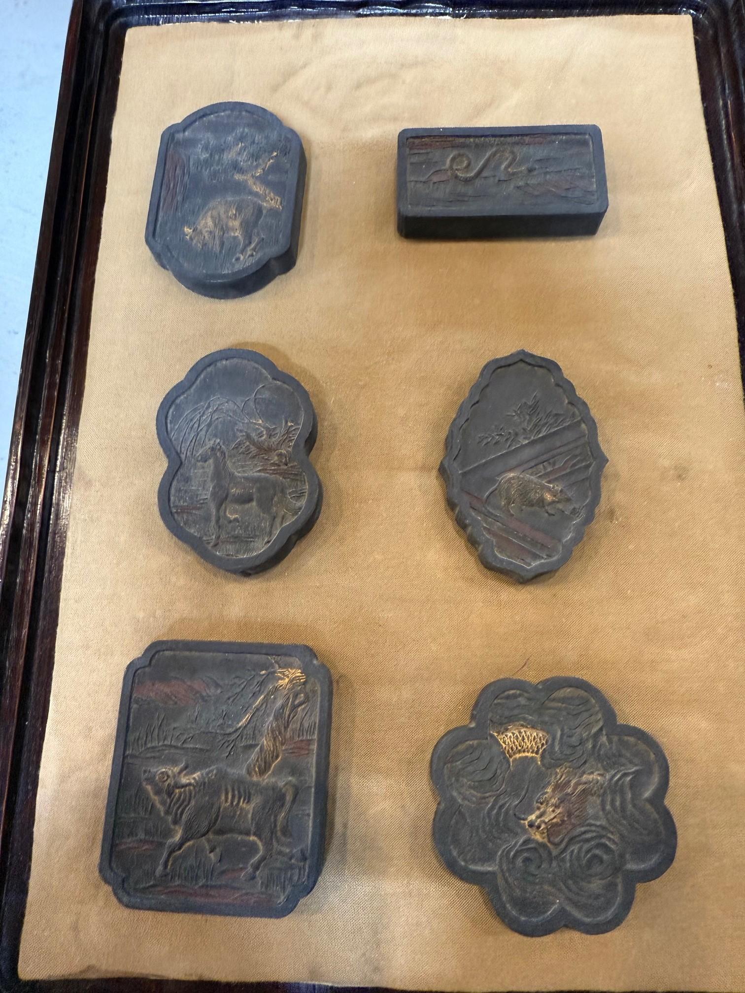 19th Century Chinese Zodiac Ink Cakes Set of 12 Animals Wooden Presentation Box. en vente 2